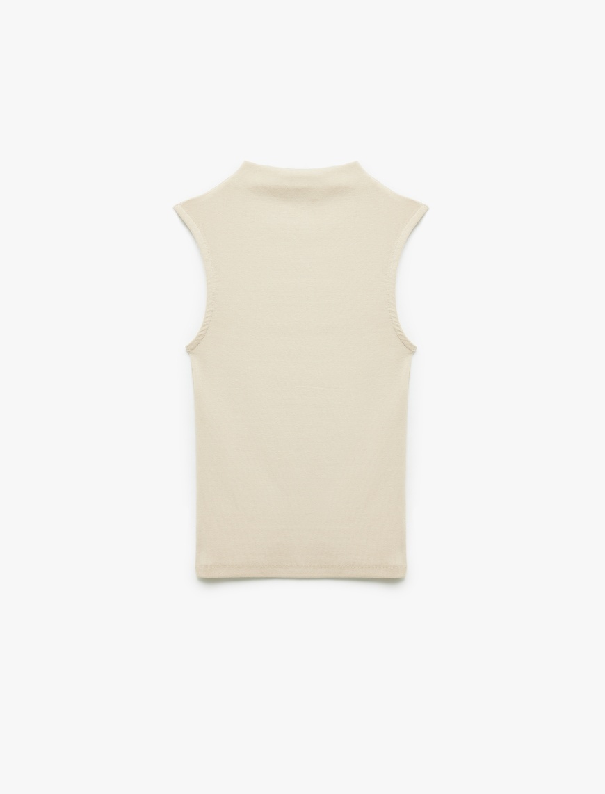   Basic Slim Fit Dik Yaka Modal Kolsuz Bluz