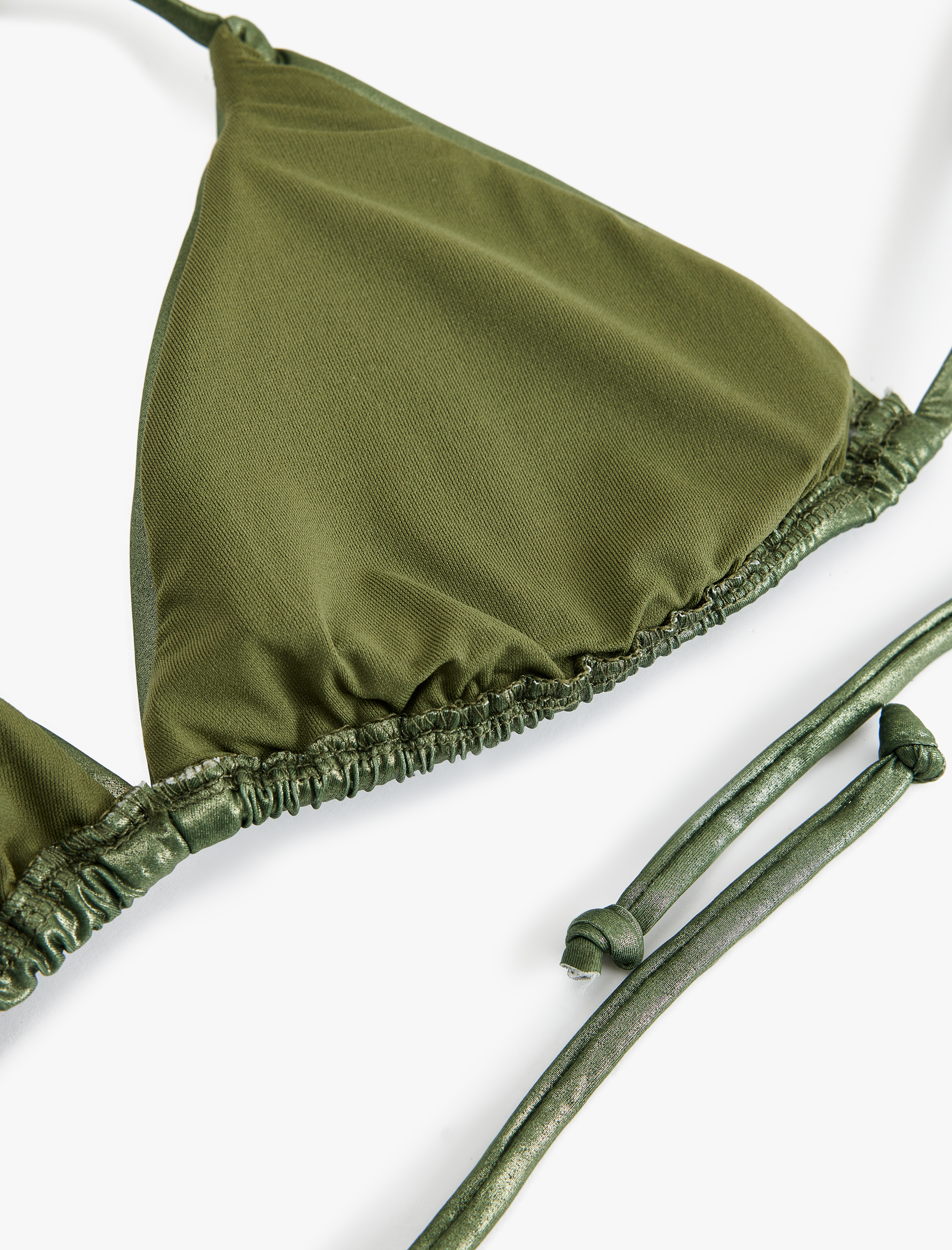   İnce Askılı Parlak Üçgen Bikini Üstü