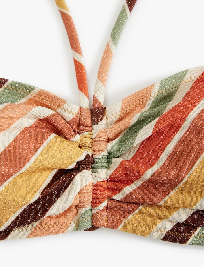  Boyundan Bağlama Detaylı Desenli Straplez Bikini Üstü