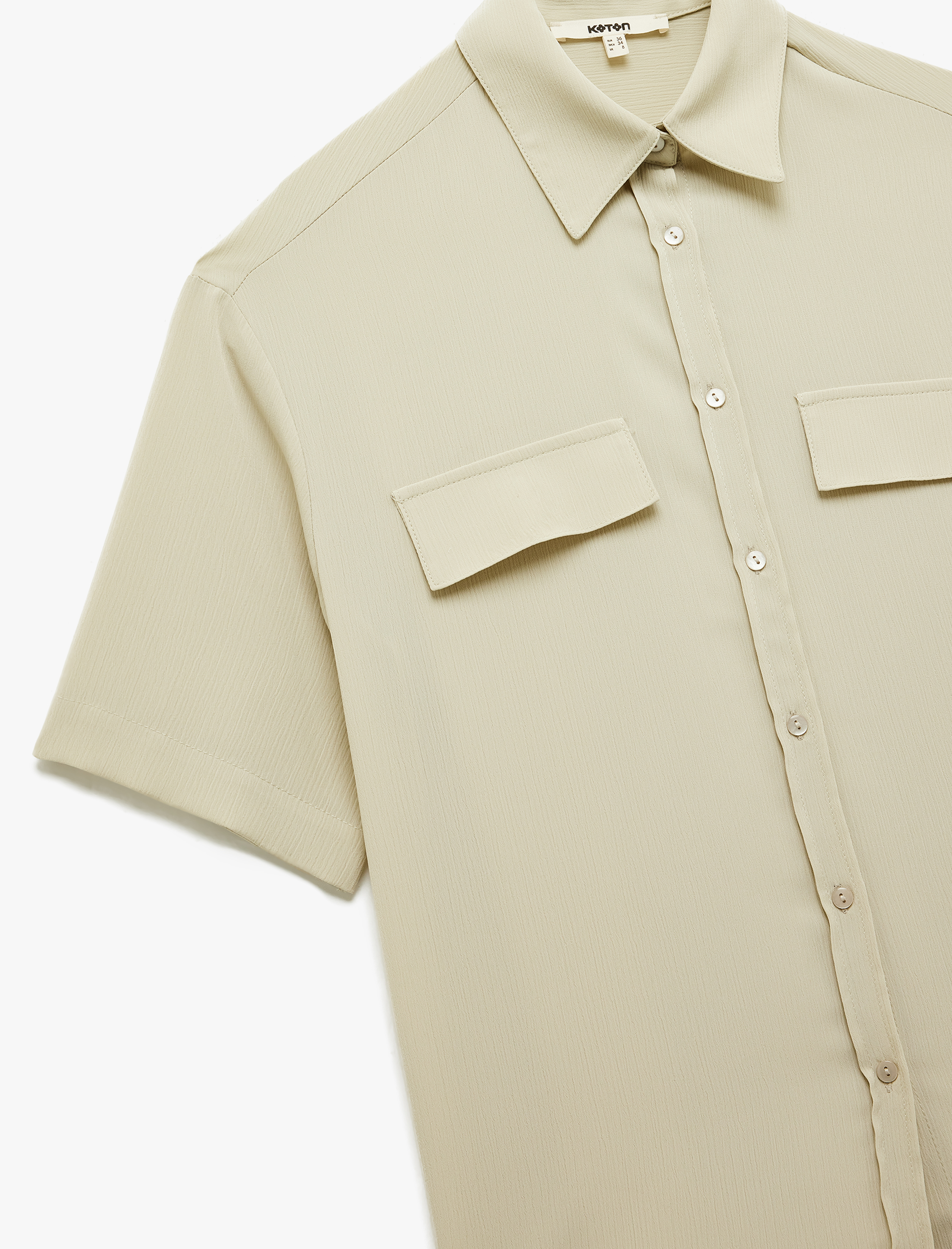   Aplike Detaylı Klasik Yaka Kısa Kollu Crinkle Gömlek