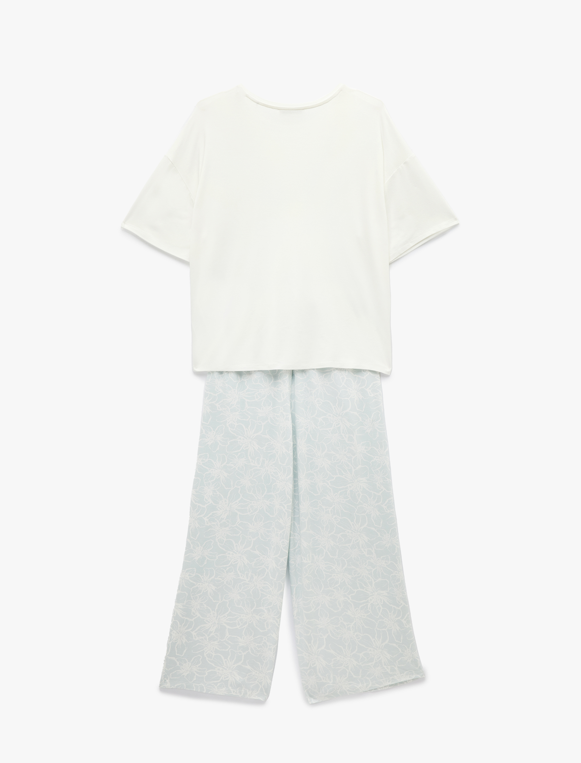   Kısa Kollu Bisiklet Yaka Viskon Çiçekli Kapri Boy Pijama Takımı