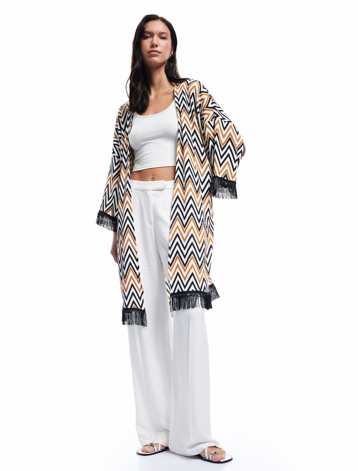  Rahat Kalıp Püsküllü Geometrik Desenli Uzun Kimono