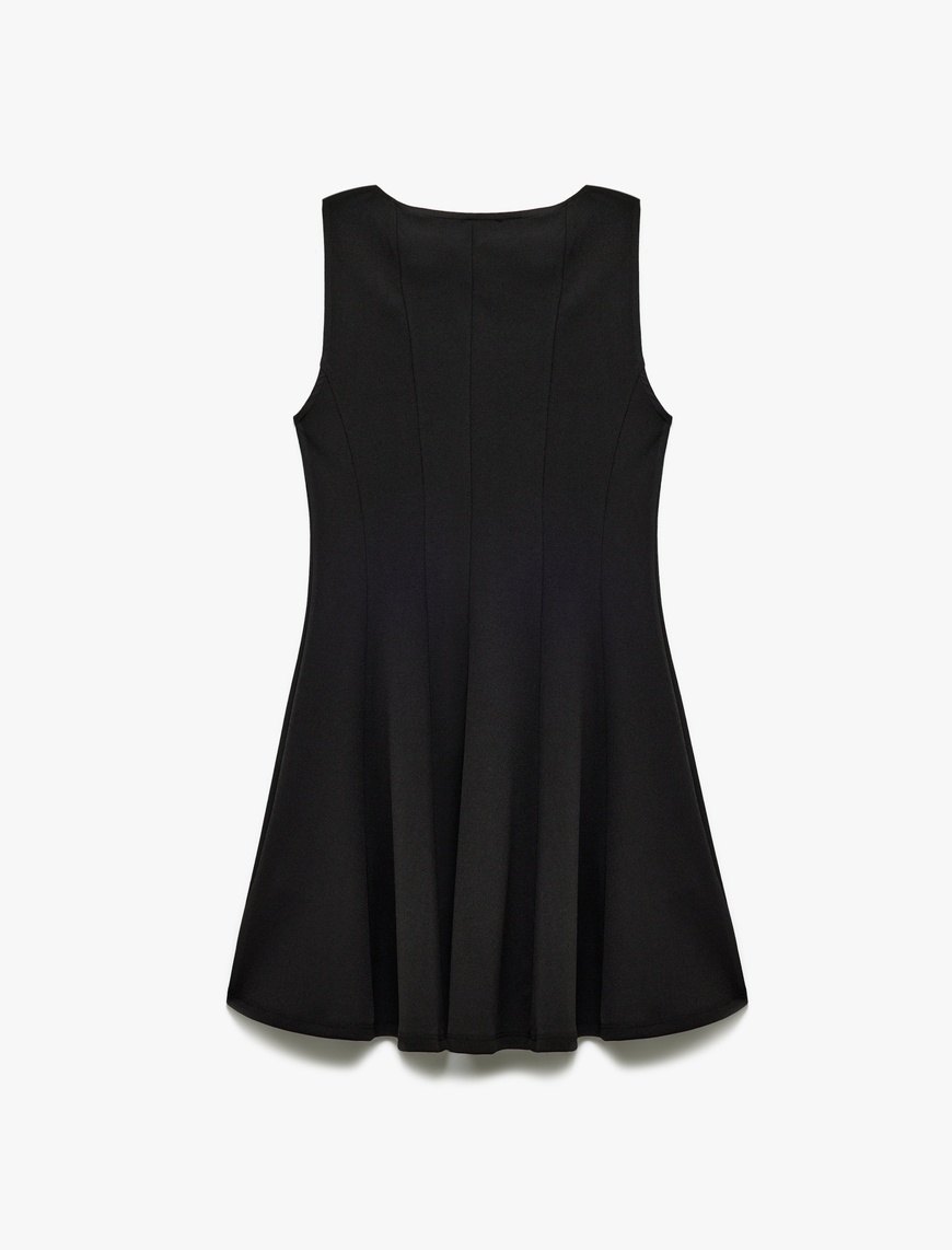   Geniş Yuvarlak Yaka Slim Fit Kolsuz Mini Elbise