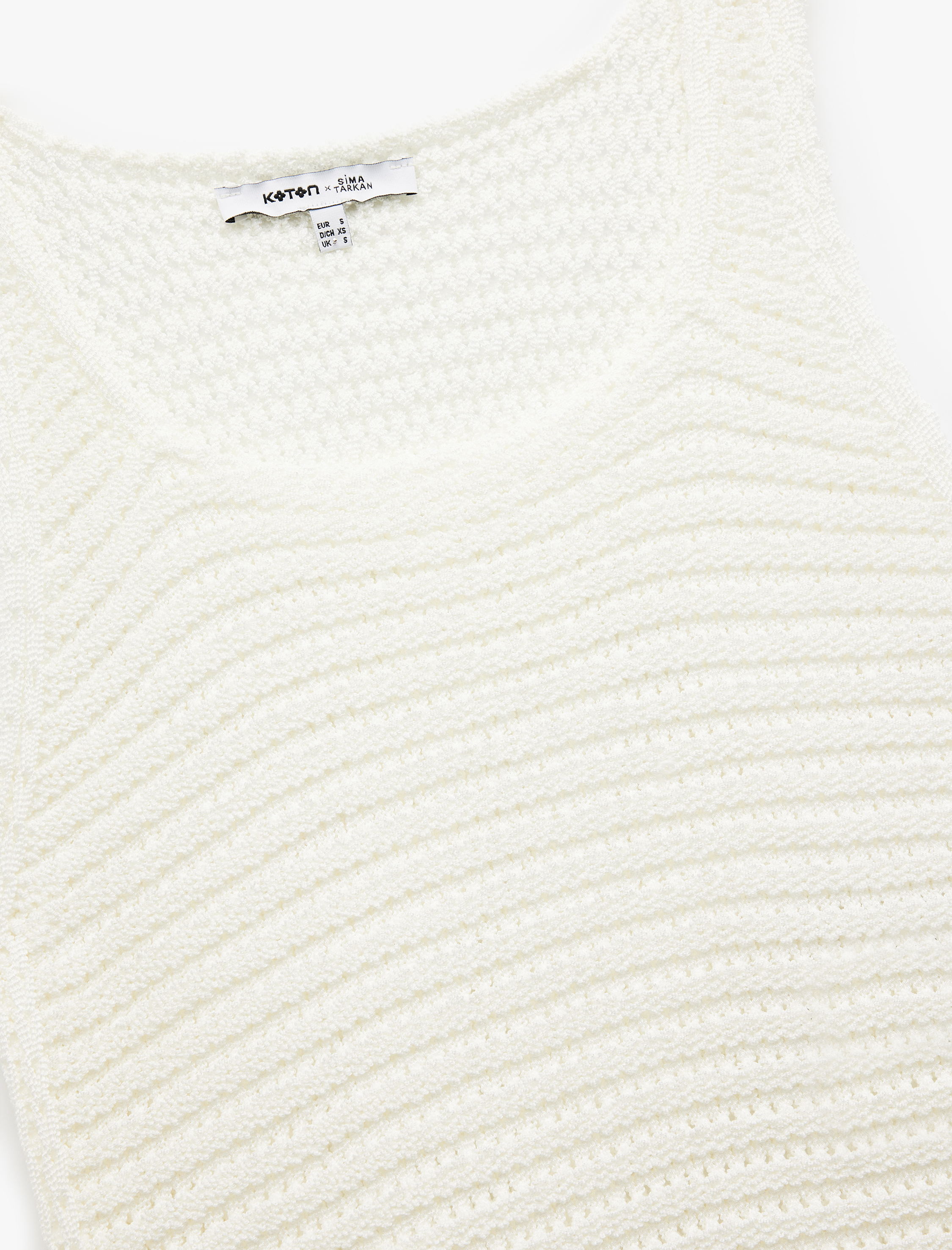   Koton X Sima Tarkan - Kolsuz Bisiklet Yaka Ajurlu Kroşe Atlet