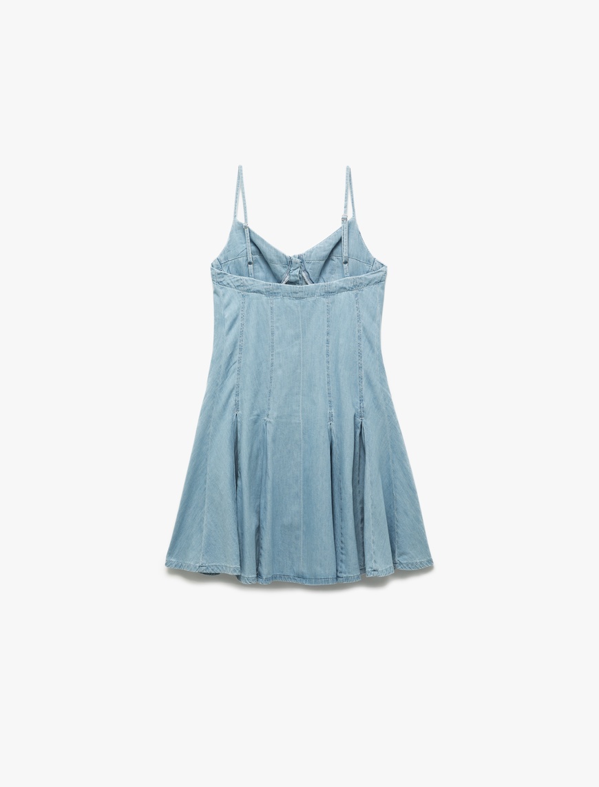   Koton X Sibil Çetinkaya - Kalp Yaka İp Askılı Düğmeli Pileli Mini Denim Elbise
