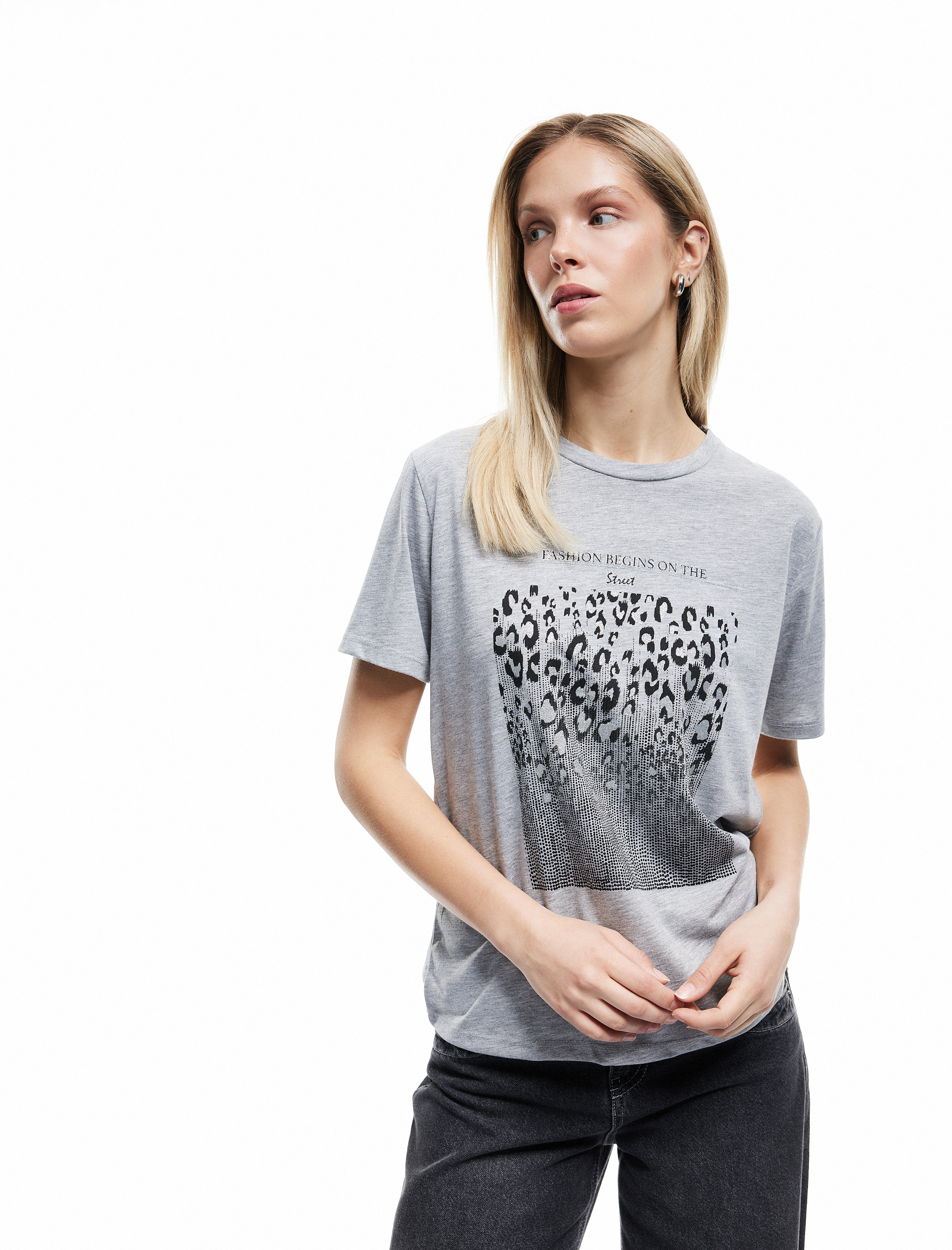   Leopar Baskılı Bisiklet Yaka Kısa Kollu Tişört