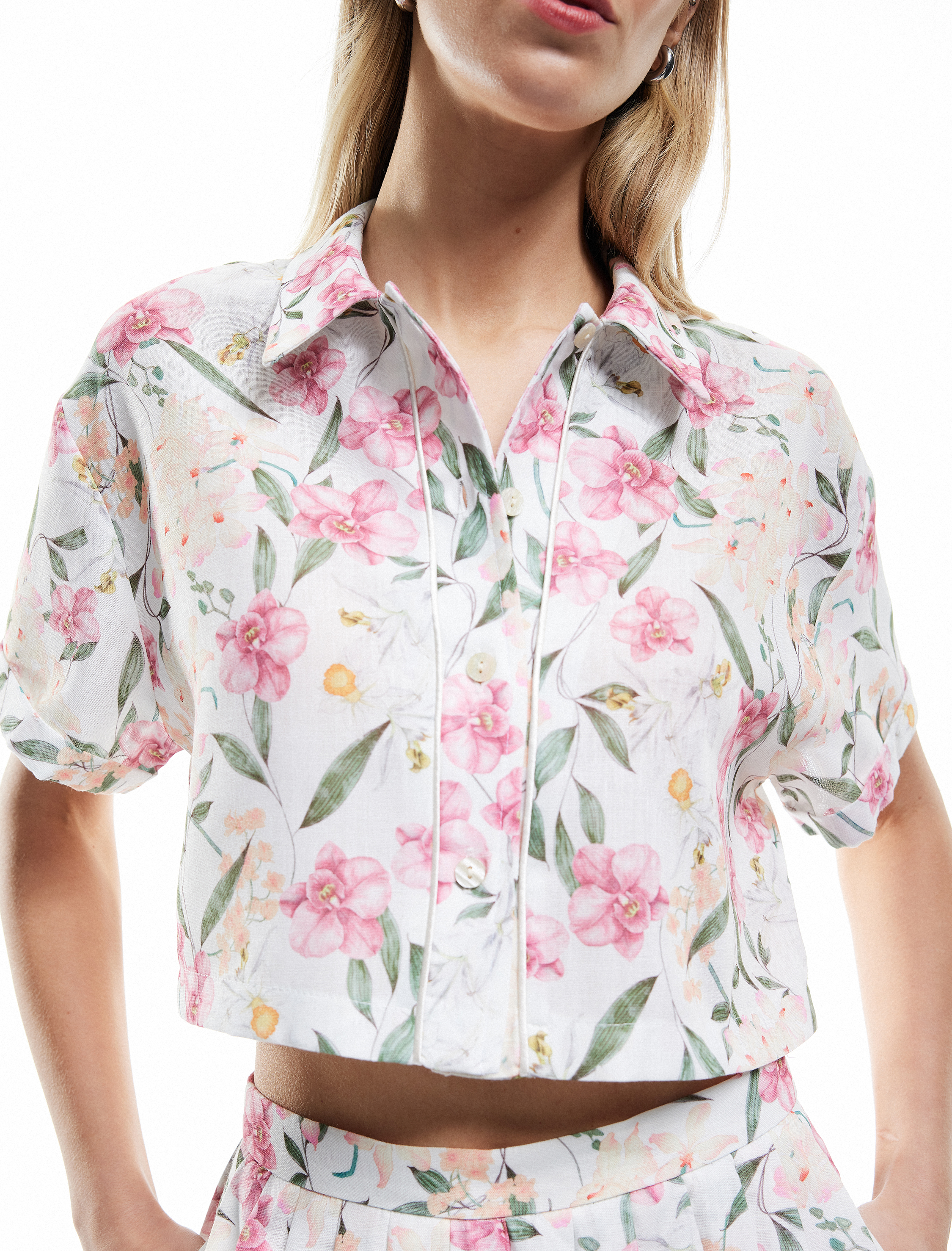   Kısa Kollu Klasik Yaka Çiçekli Crop Gömlek