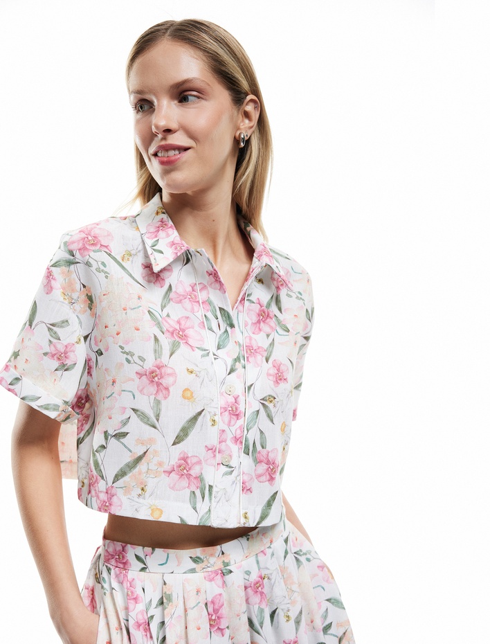  Kısa Kollu Klasik Yaka Çiçekli Crop Gömlek
