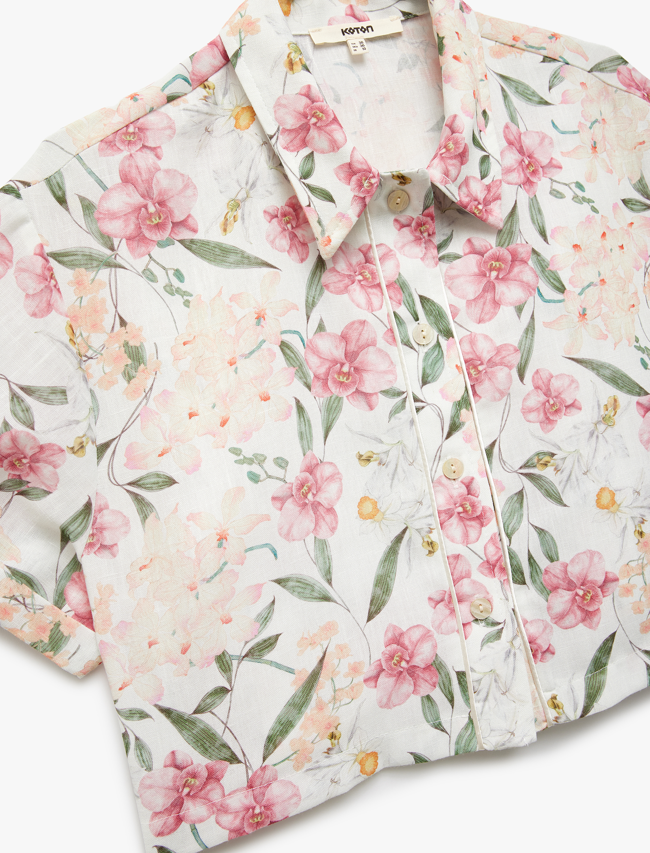   Kısa Kollu Klasik Yaka Çiçekli Crop Gömlek