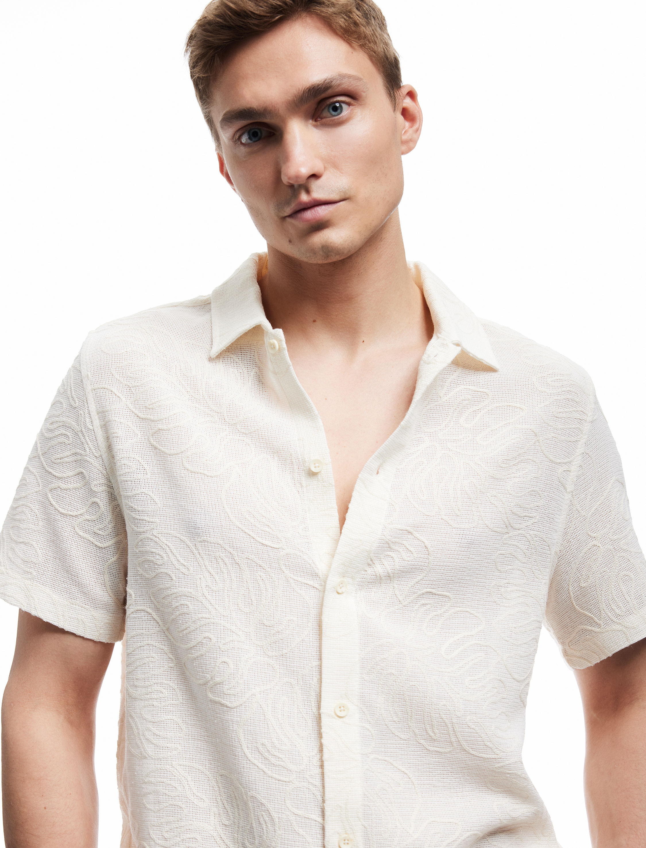   Klasik Yaka Pamuklu Regular Fit Palmiye İşlemeli Kısa Kollu Dokulu Gömlek