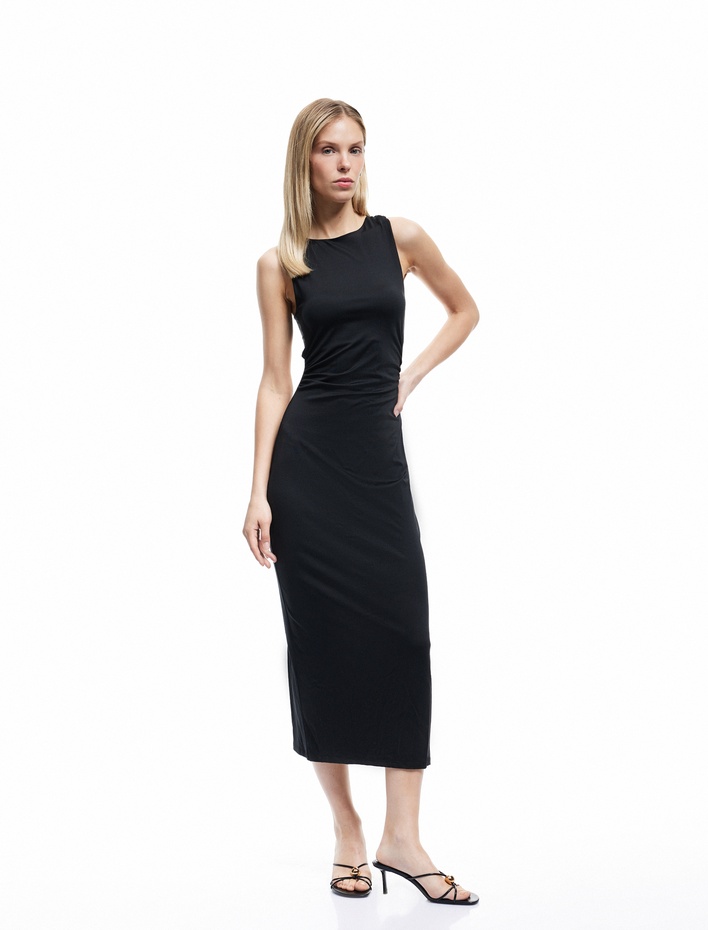  Slim Fit Kolsuz Bisiklet Yaka Drapeli Sırt Detaylı Midi Elbise