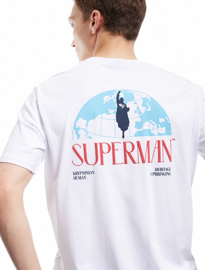  Pamuklu Regular Fit Kısa Kollu Bisiklet Yaka Arkası Baskılı Lisanslı Superman Tişört