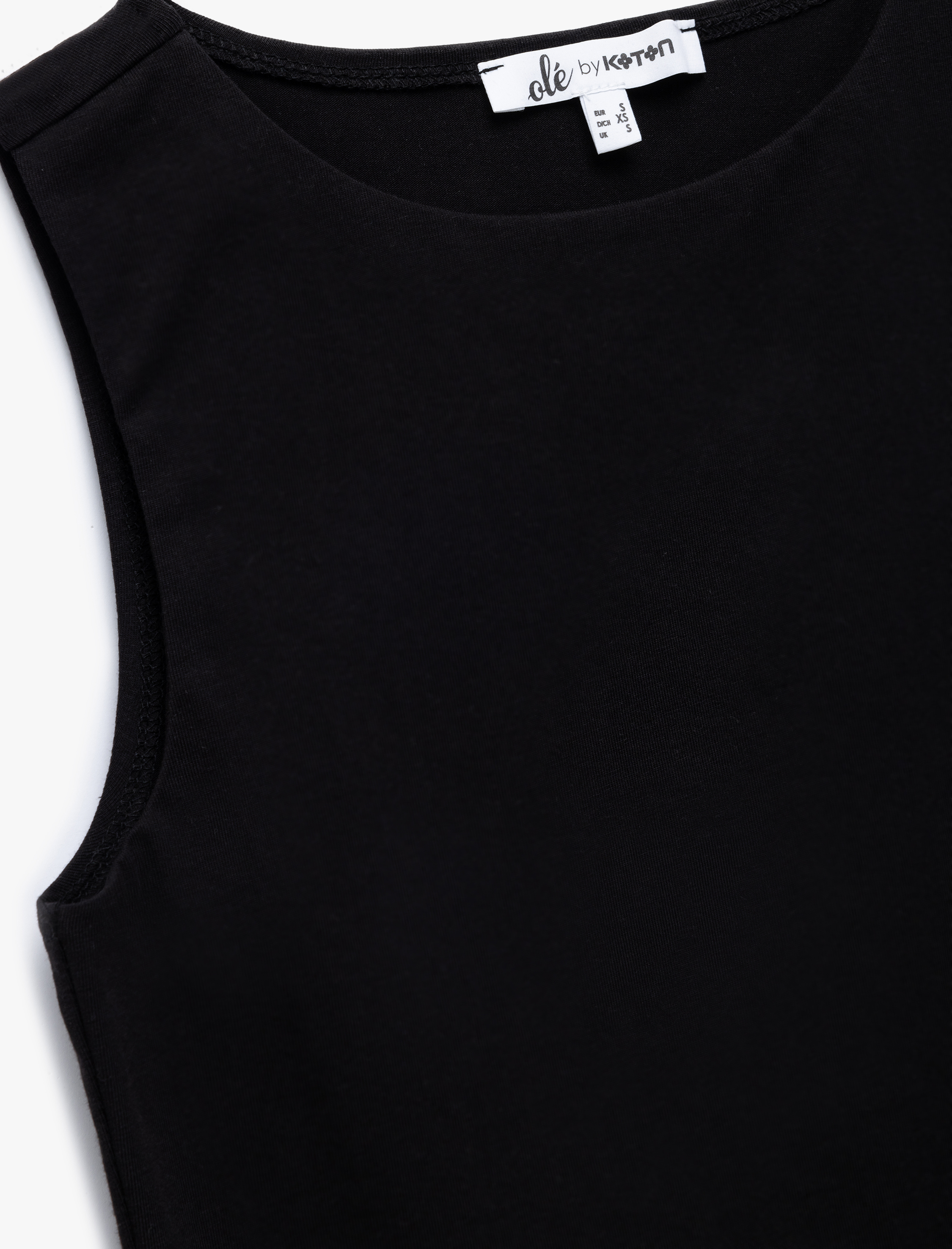   Bisiklet Yaka Kolsuz Dar Kesim Pamuklu Basic Crop Atlet