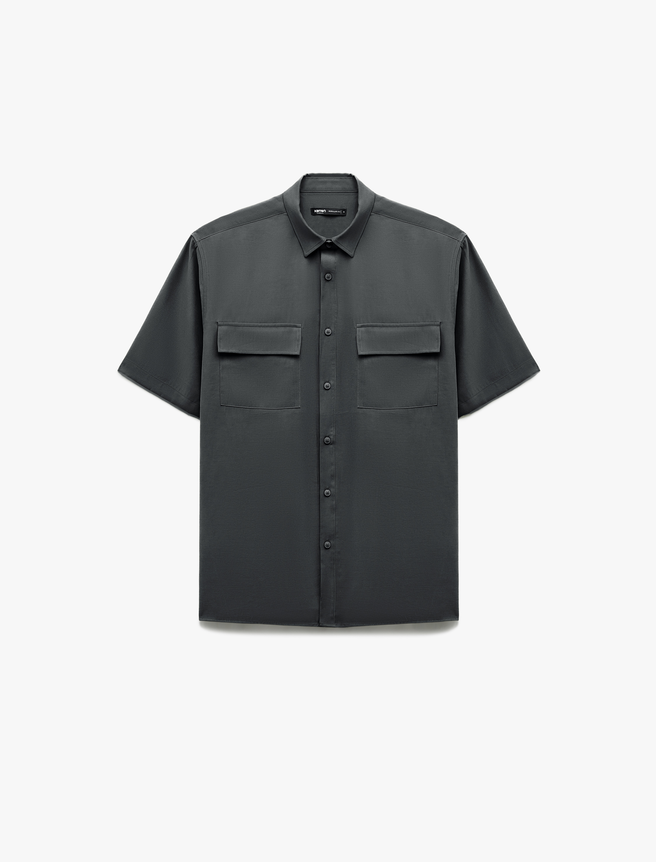   Düğmeli Klasik Yaka Kapaklı Cep Detaylı Rayon Regular Fit Viskon Kısa Kollu Gömlek