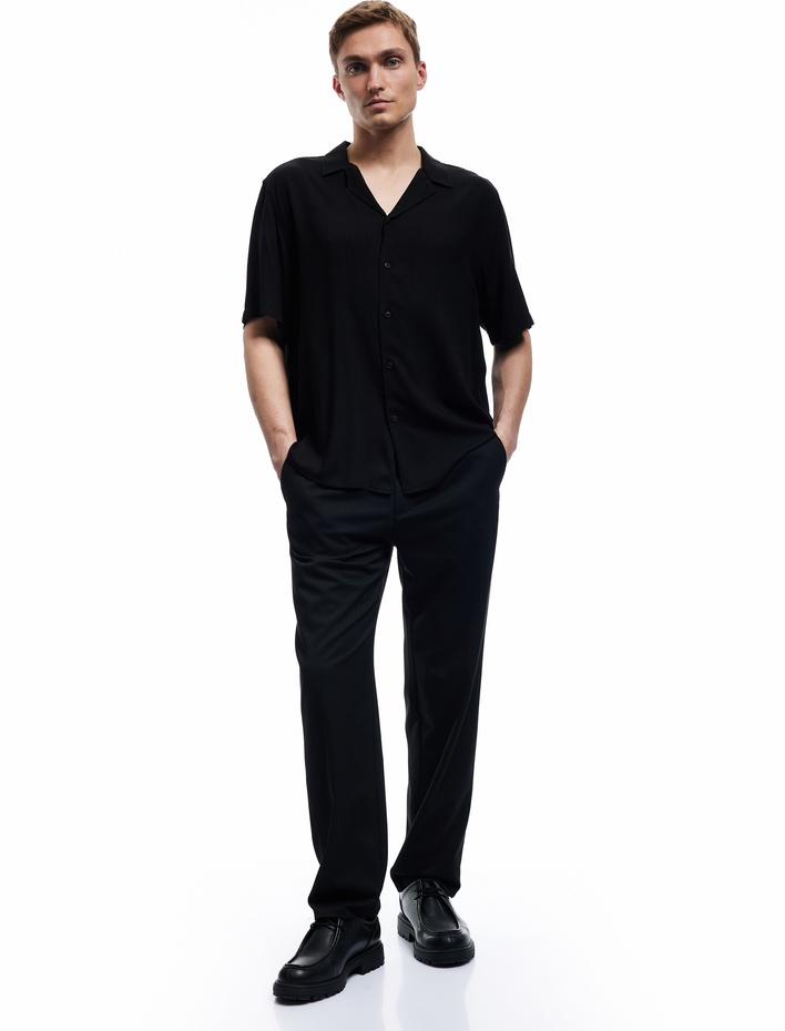  Kısa Kollu Apaş Yaka Düğmeli Viskon Gömlek