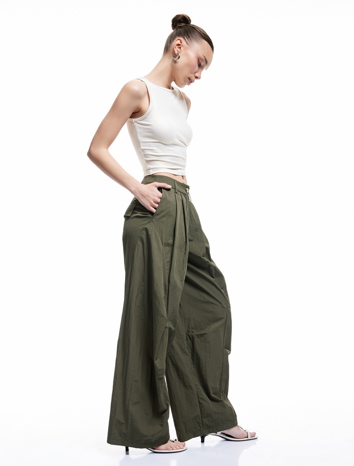  Pileli Rahat Kalıp Düğmeli Cep Detaylı Paraşüt Pantolon