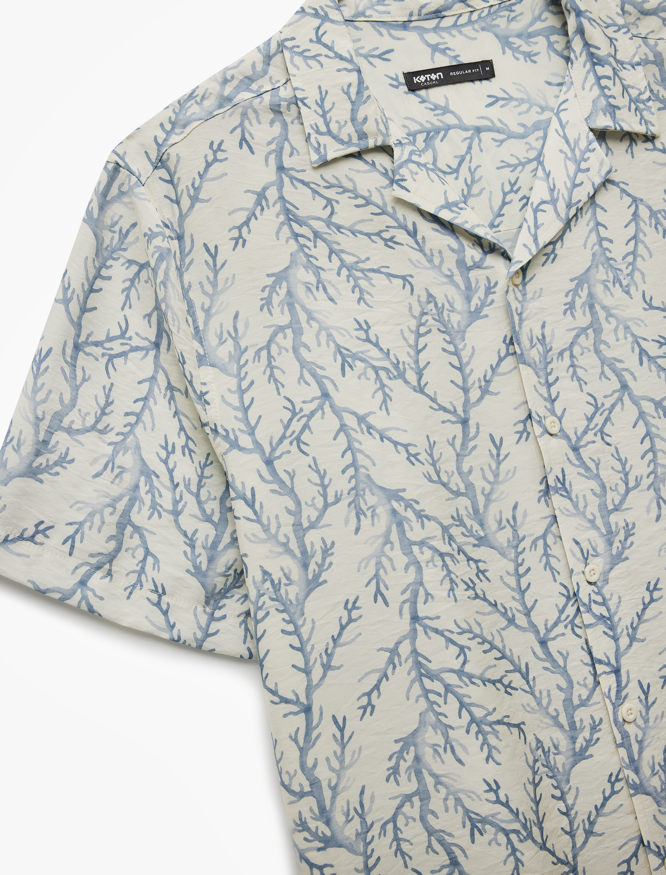   Kısa Kollu Regular Fit Devrik Yaka Viskon Düğmeli Desenli Gömlek