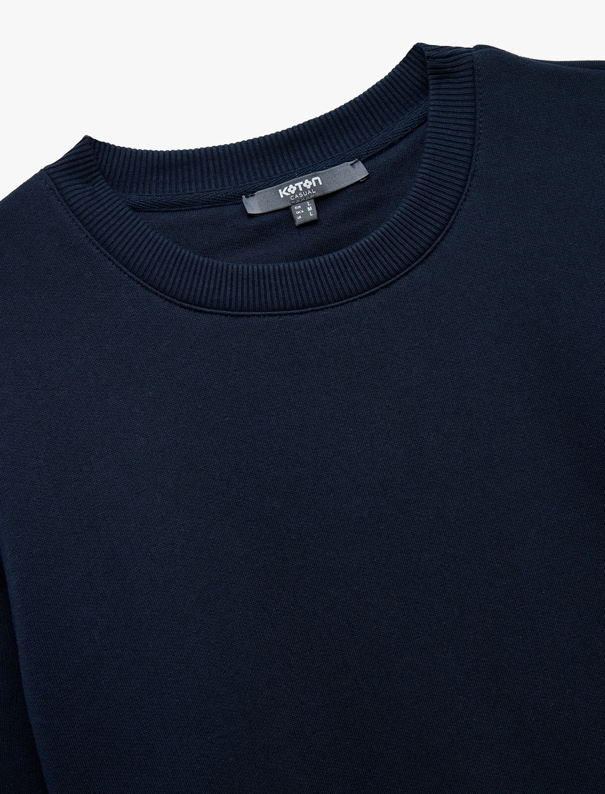   Pamuklu Uzun Kollu Bisiklet Yaka Erkek Basic Sweatshirt