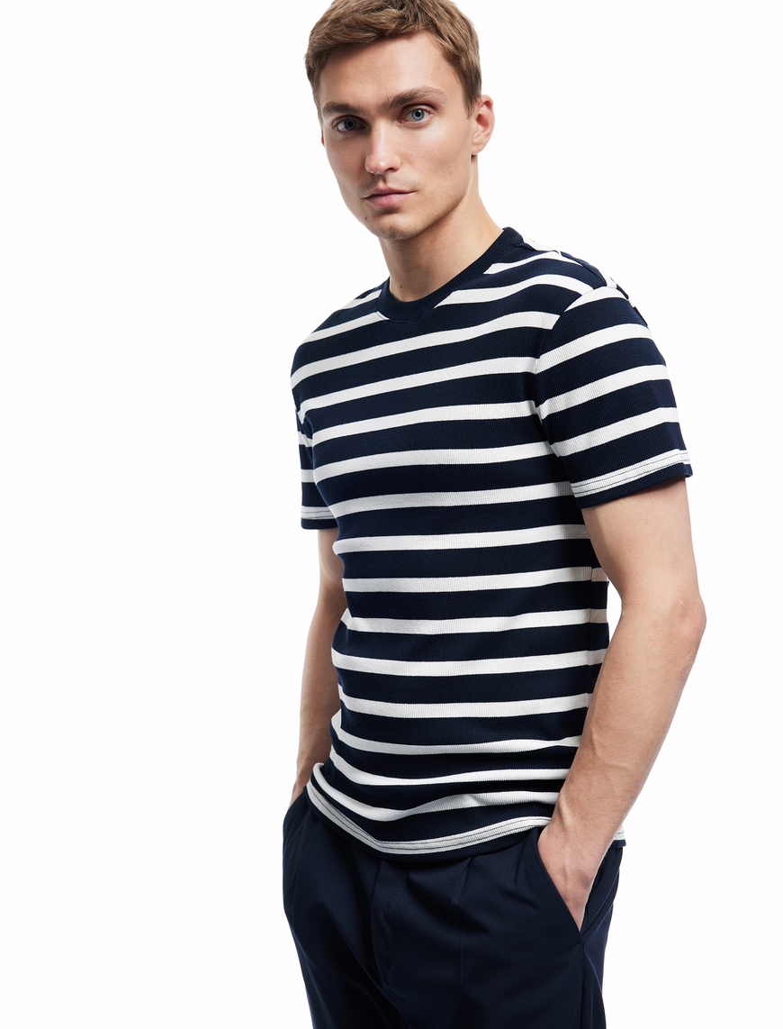   Kısa Kollu Bisiklet Yaka Slim Fit Çizgili Tişört
