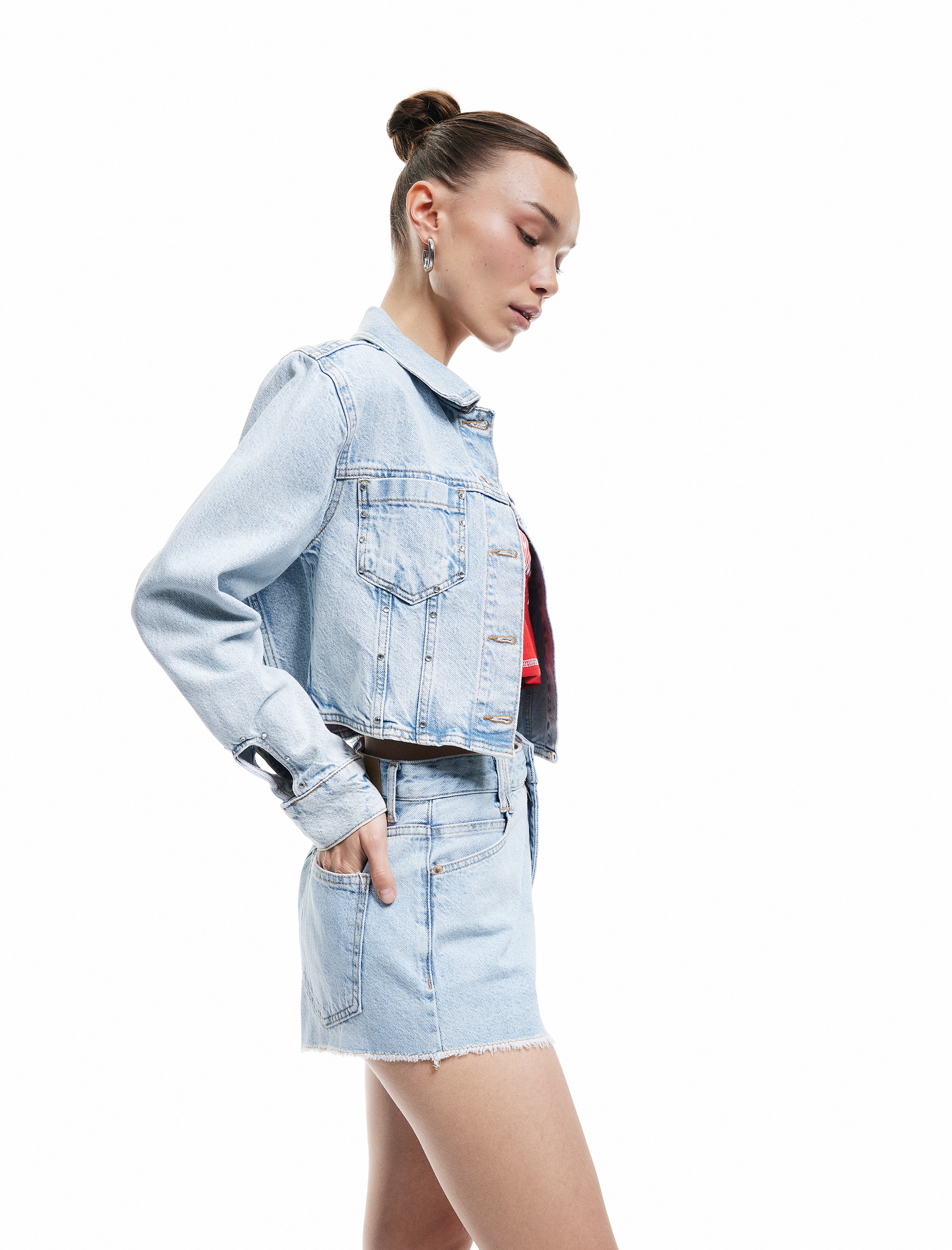   Yüksek Bel Rahat Kalıp Düğmeli Cepli Pis Paça Denim Şort