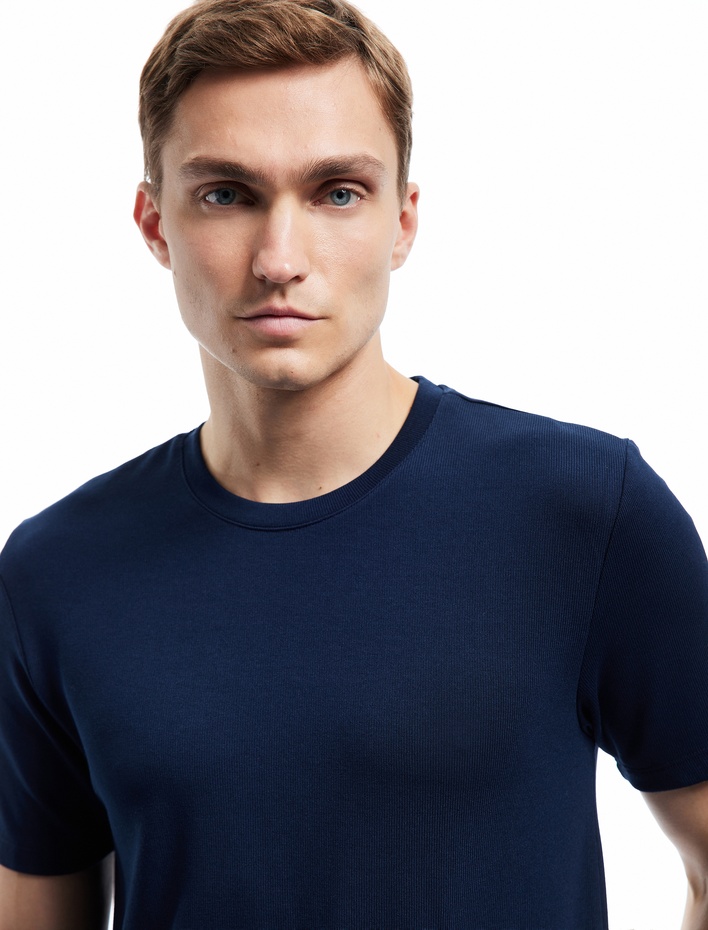  Kısa Kollu Bisiklet Yaka Basic Slim Fit Tişört