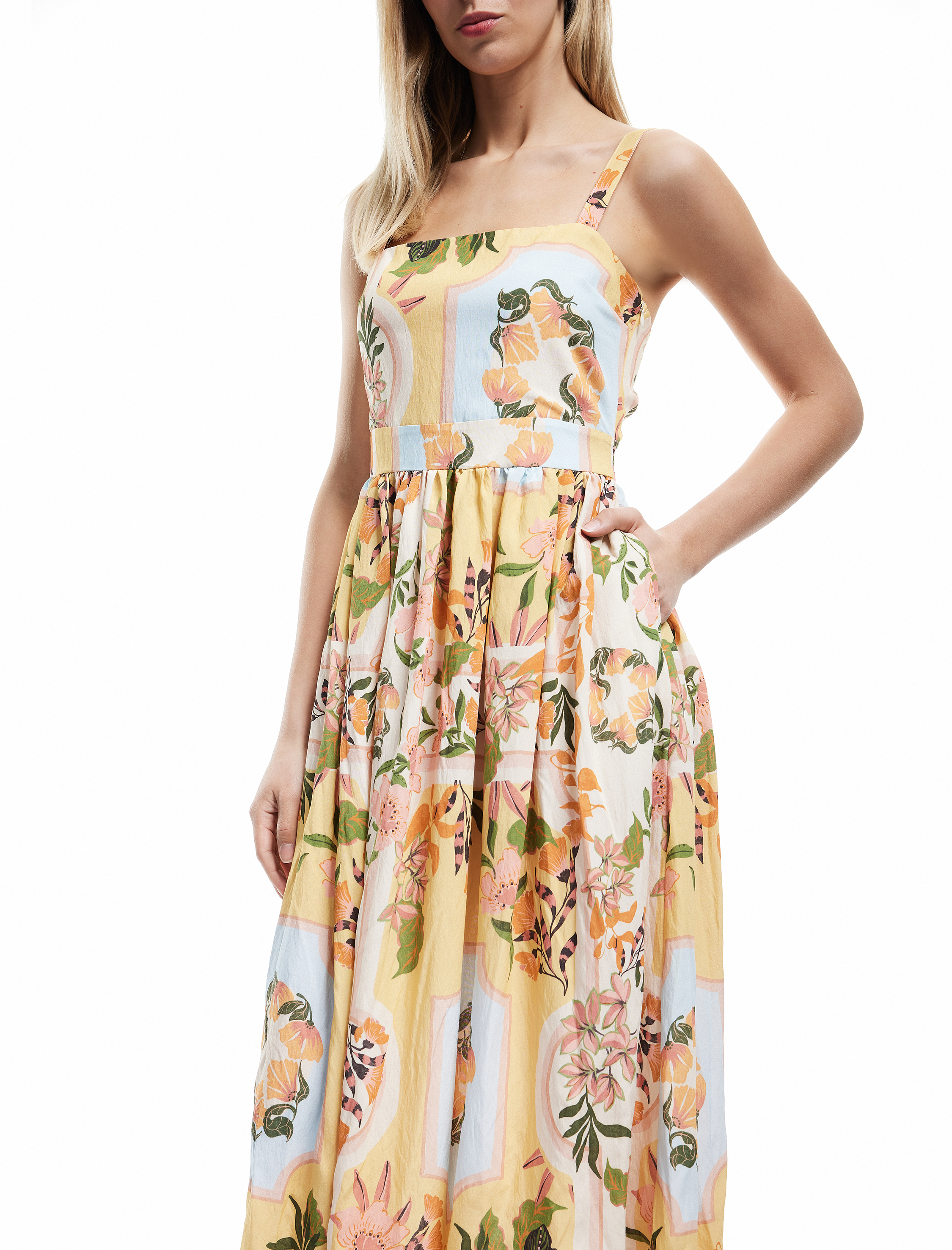   Viskon Kumaş Astarlı Kolsuz Kare Yaka Midi Boy Askılı Çiçekli Elbise