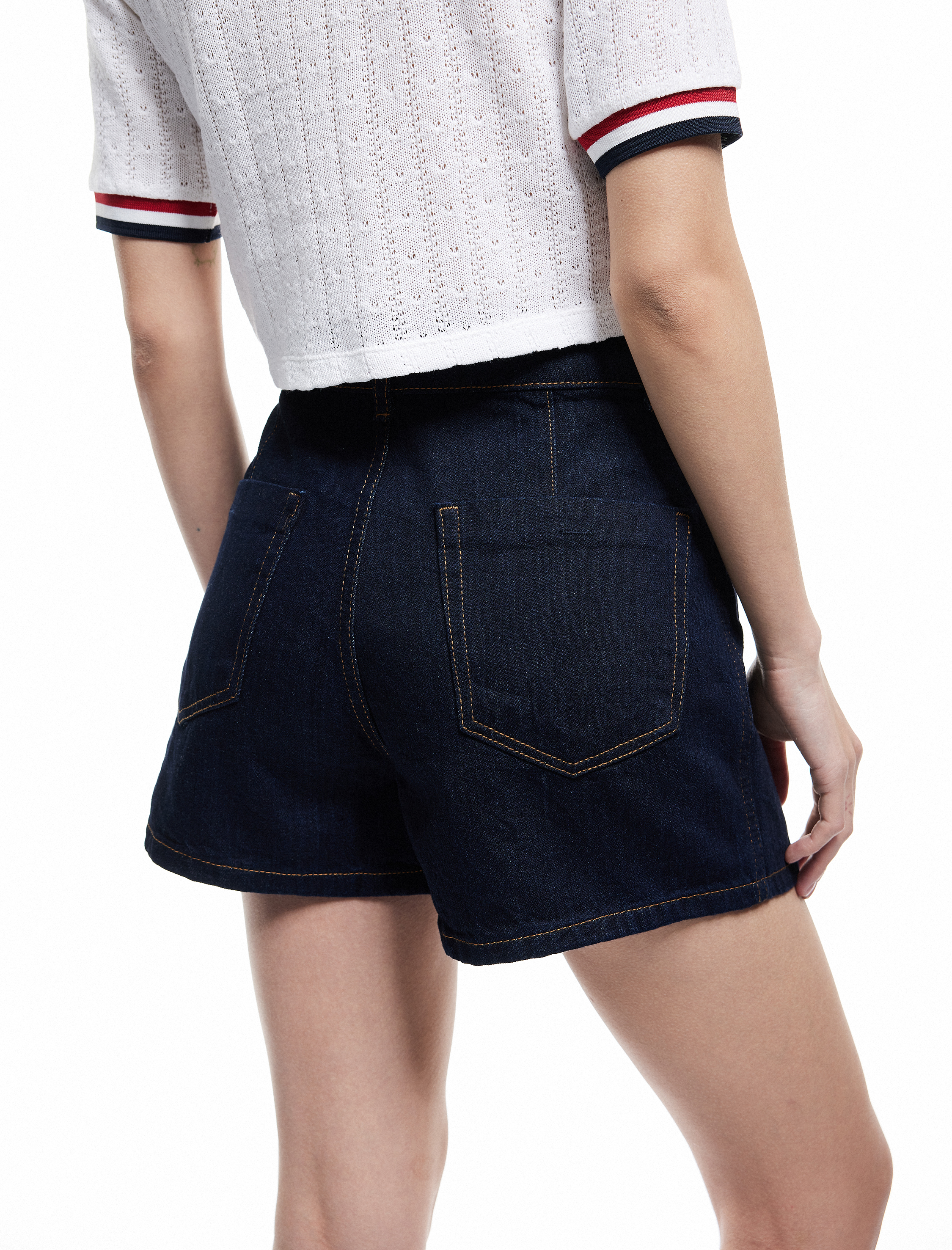   Pamuklu Düğme Detaylı Cepli Asimetrik Denim Mini Şort Etek