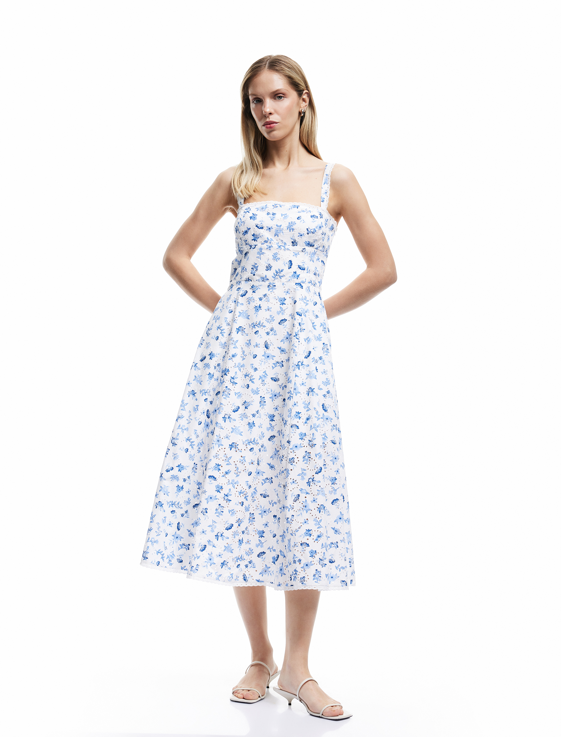   Pamuklu Kare Yaka A Kesim Midi Boy Çiçekli Askılı Elbise