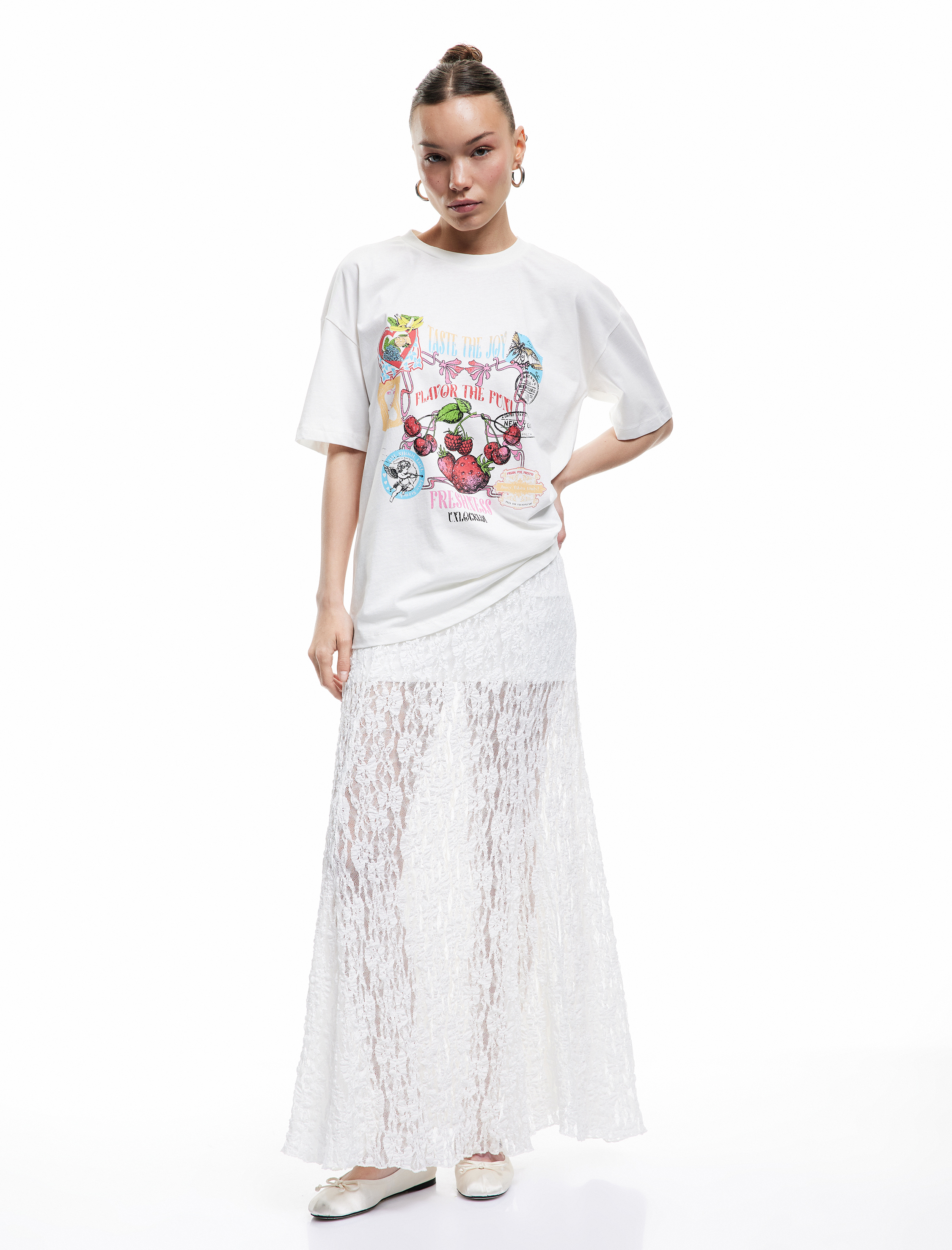   Pamuklu Kısa Kollu Bisiklet Yaka Meyve Baskılı Oversize Tişört