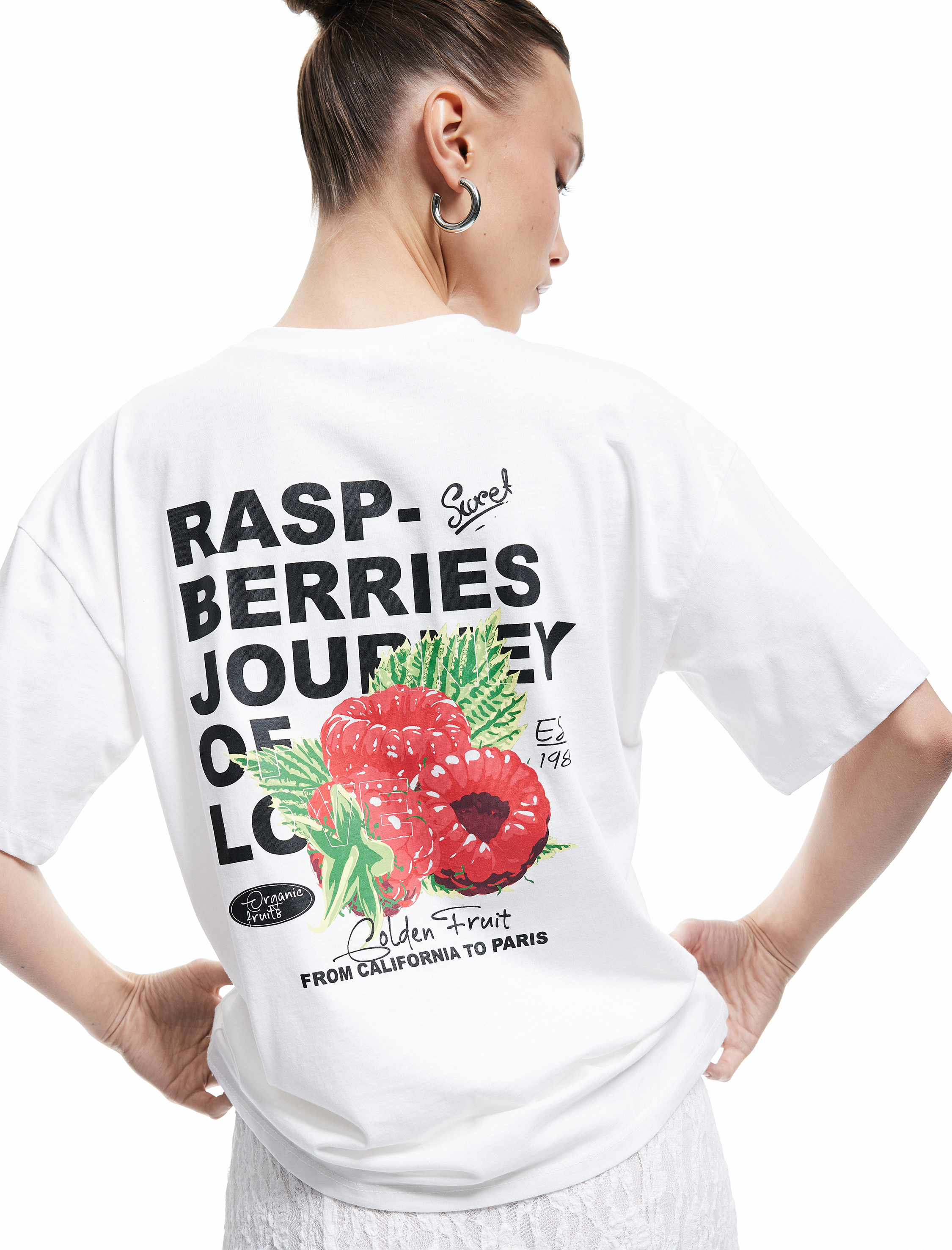   Pamuklu Bisiklet Yaka Kısa Kollu Arkası Meyve Baskılı Oversize Tişört