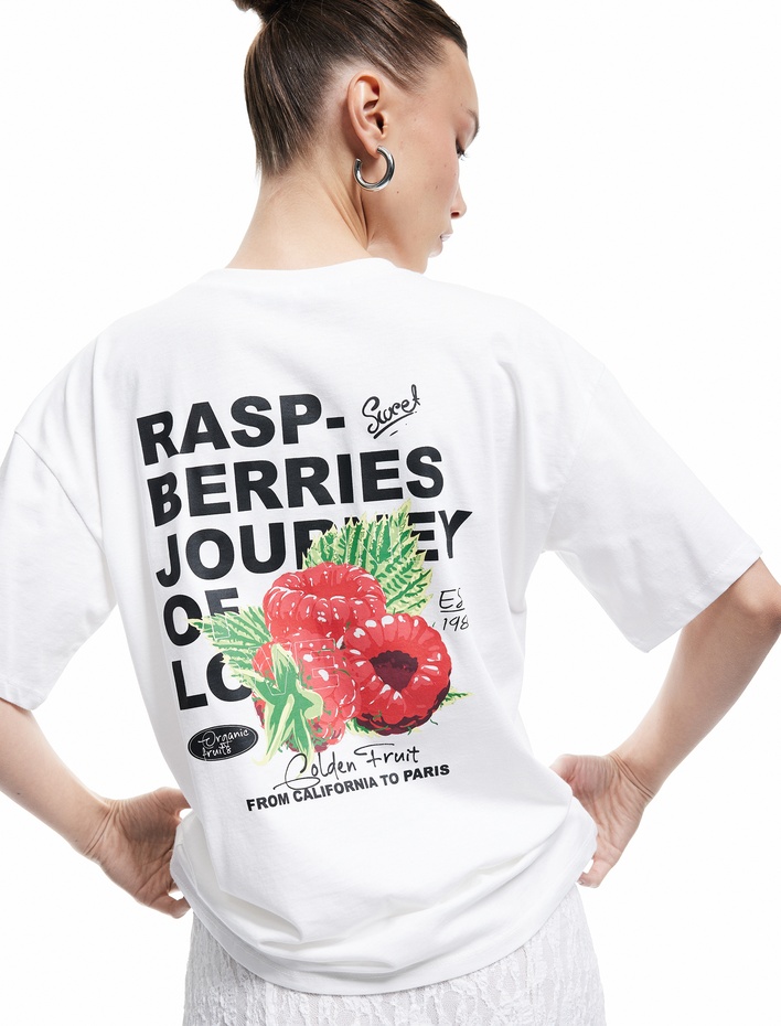  Pamuklu Bisiklet Yaka Kısa Kollu Arkası Meyve Baskılı Oversize Tişört