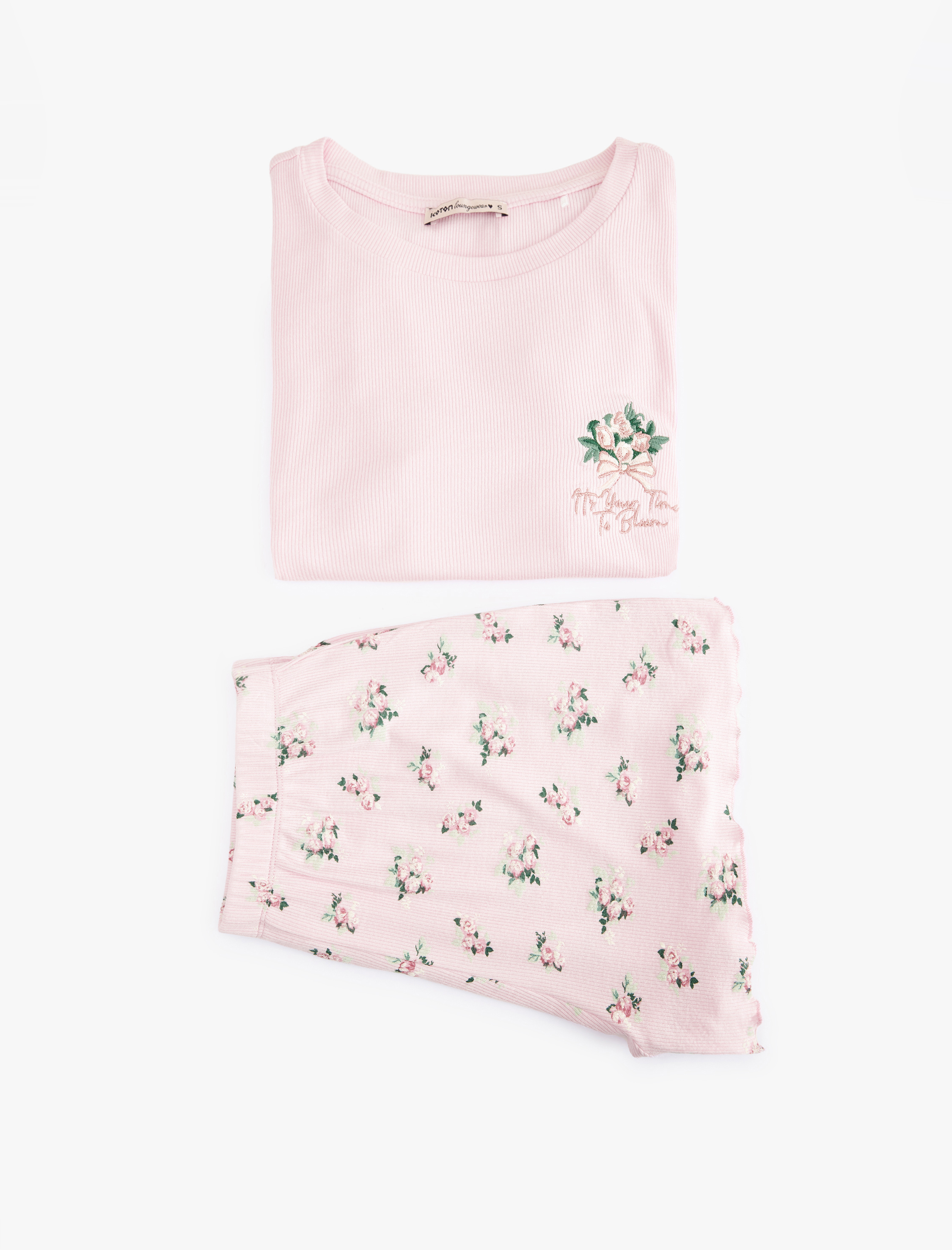   Viskon Kumaş Bisiklet Yaka Kısa Kollu Çiçekli Şortlu Pijama Takımı