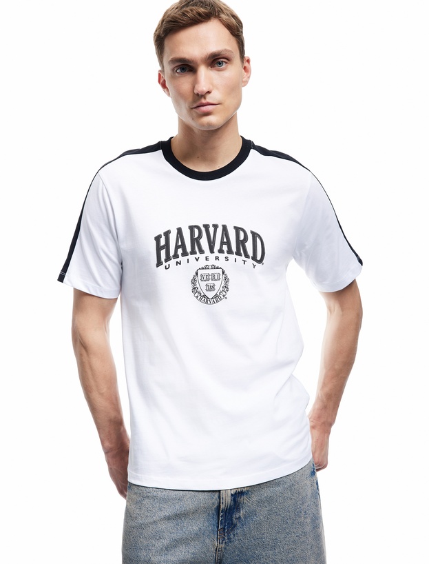 Kısa Kollu Pamuklu Regular Fit Şerit Detaylı Bisiklet Yaka Baskılı Lisanslı Harvard Tişört_0