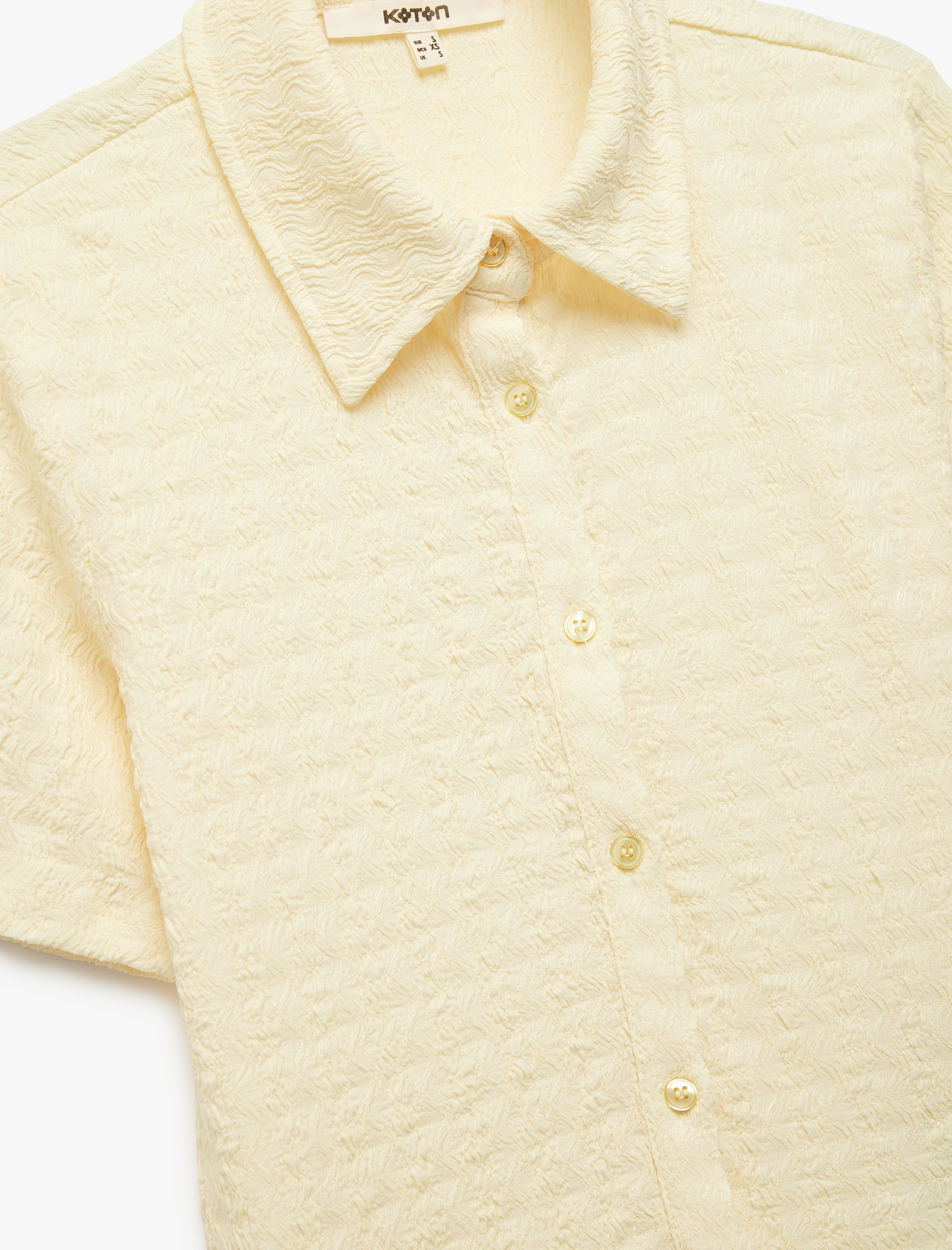   Bürümcük Kumaş Düğmeli Slim Fit Kısa Kollu Gömlek