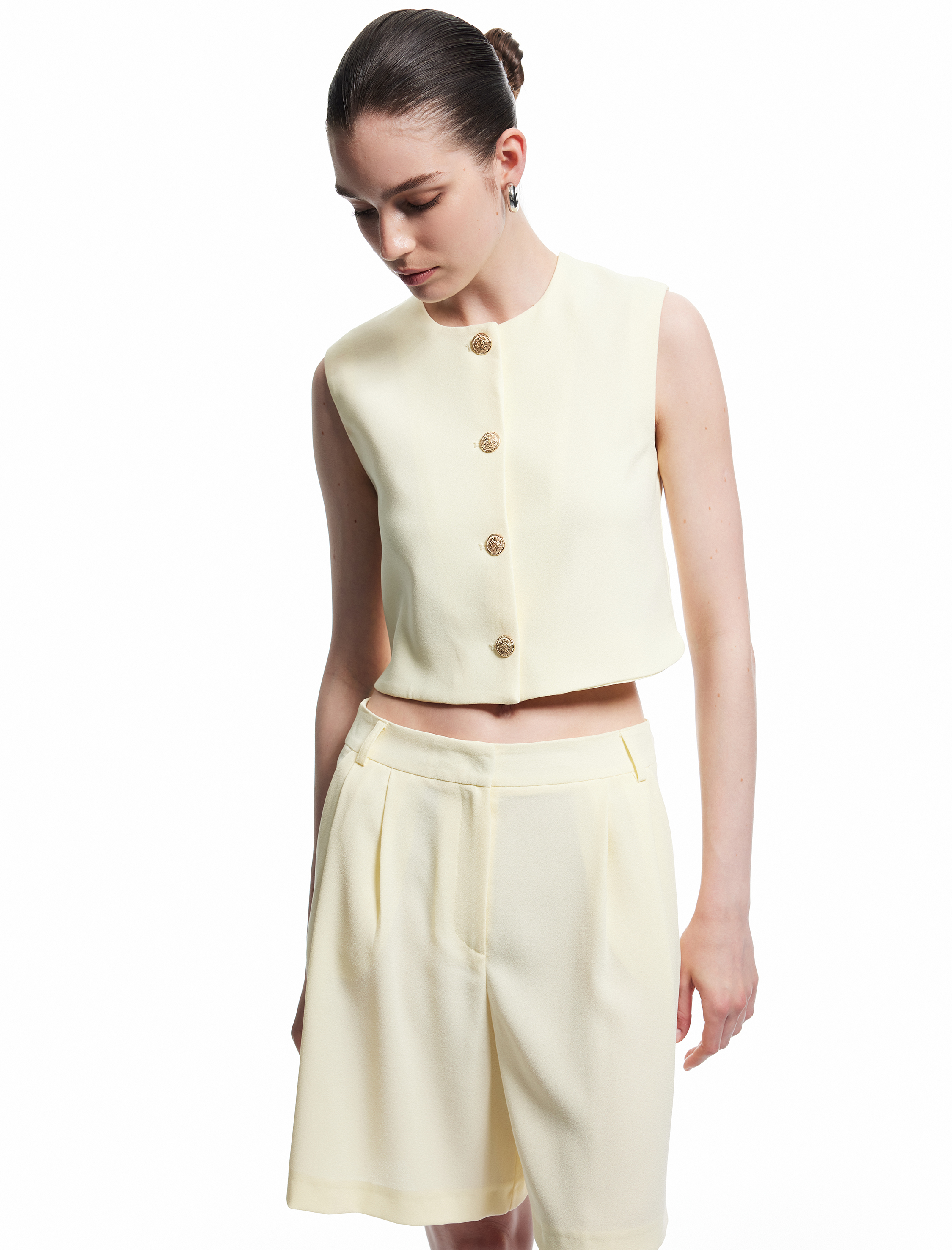   Krep Kumaş Kolsuz Düğmeli Bisiklet Yaka Crop Yelek