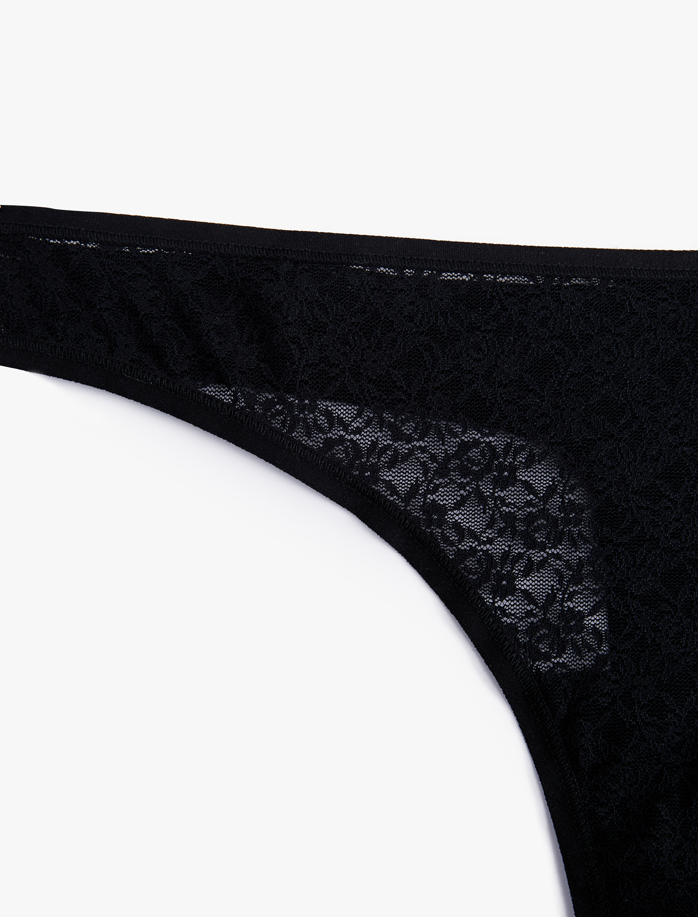   Rahat Kalıp Dantelli String Külot