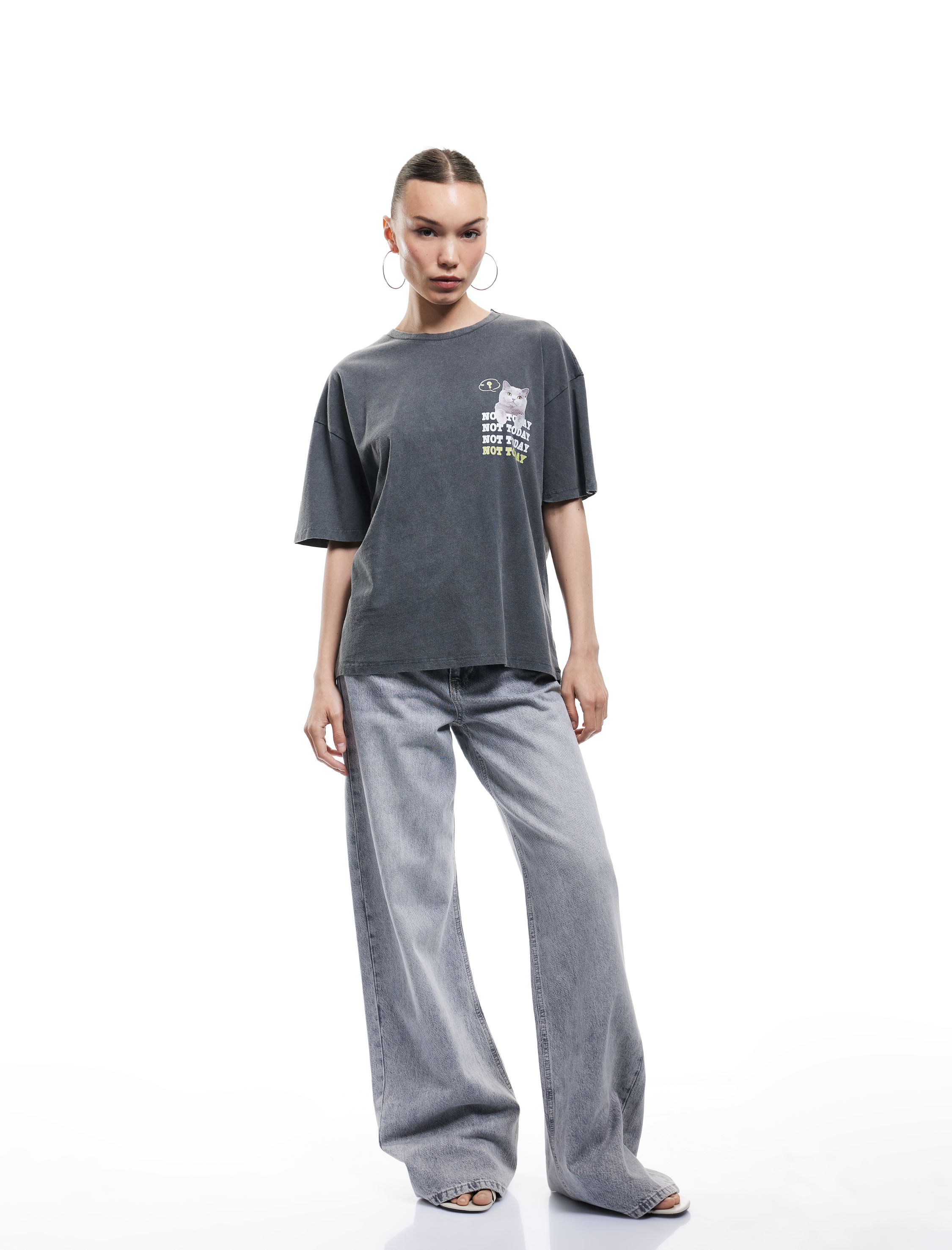   Kısa Kollu Bisiklet Yaka Pamuklu Yıkamalı Arkası Kedi Baskılı Oversize Tişört