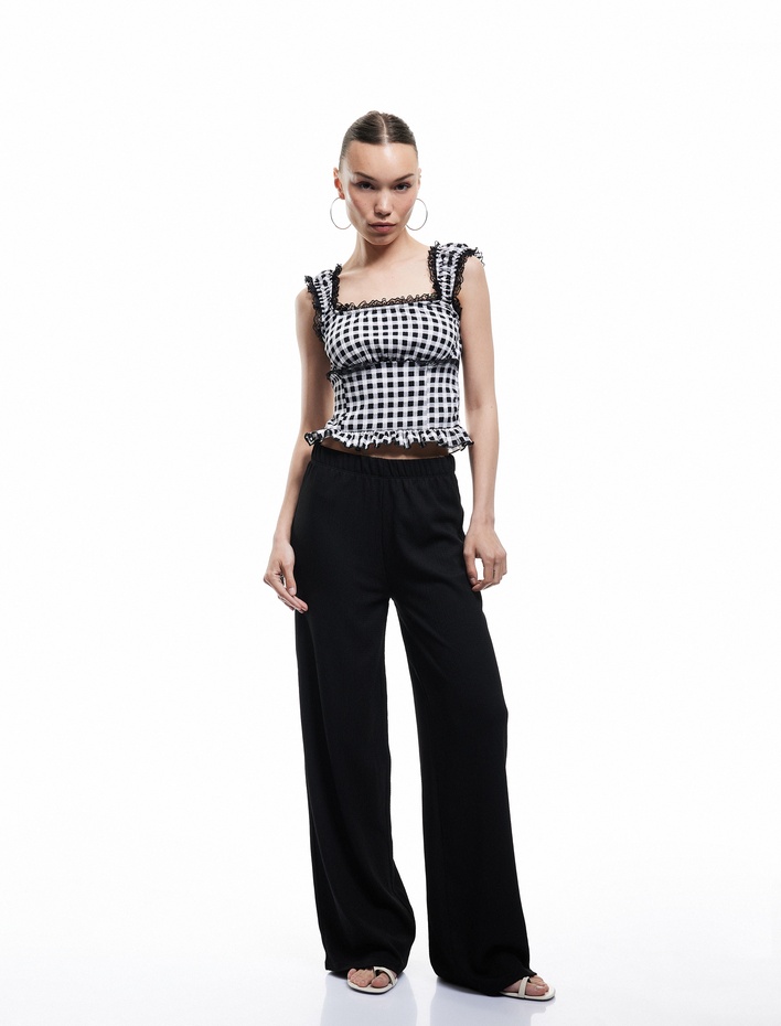  Dantel Detaylı Pötikareli Kare Yaka Kolsuz Fırfırlı Bürümcük Crop Bluz