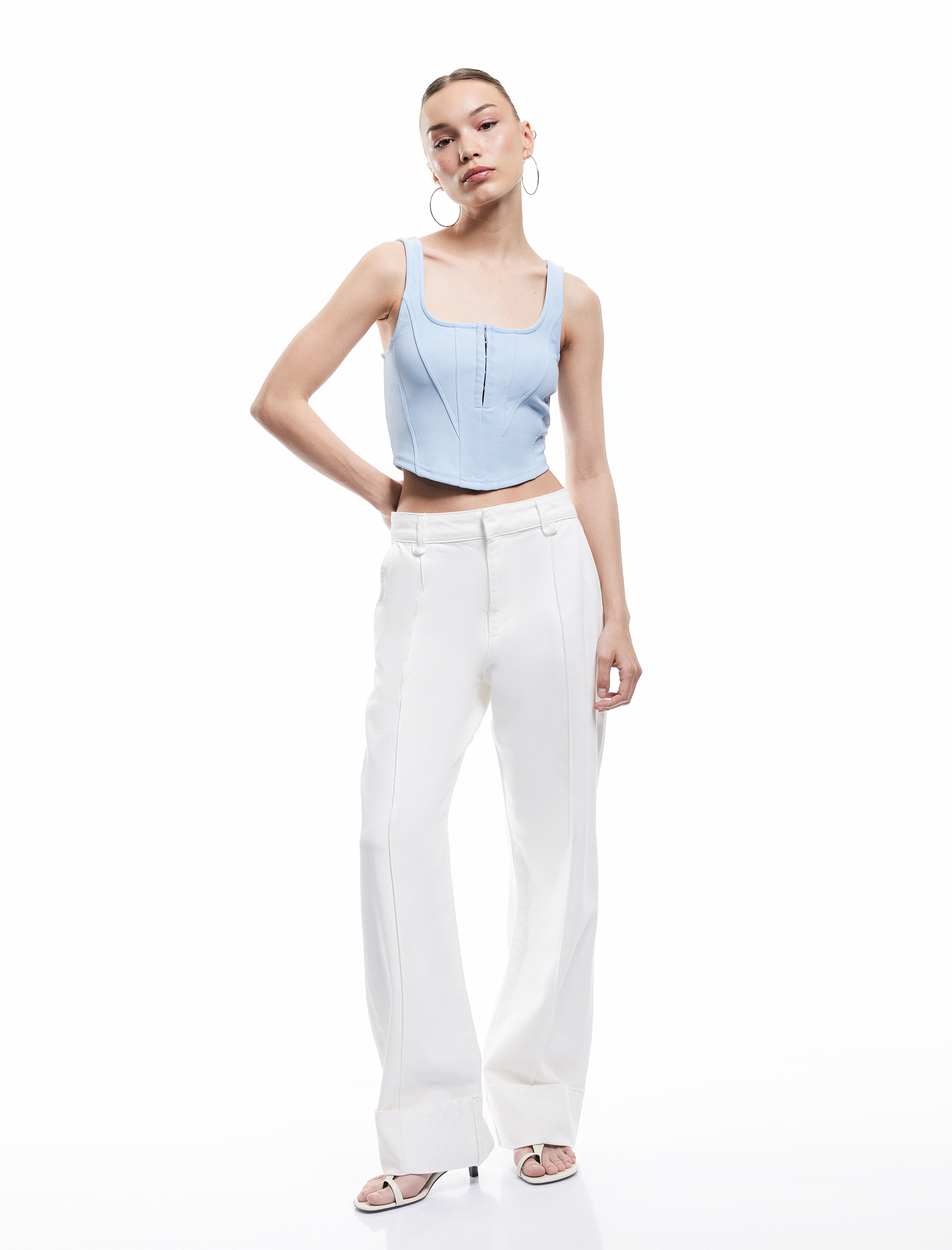   Kare Yaka Korse Detaylı Kolsuz Slim Fit Crop Bluz