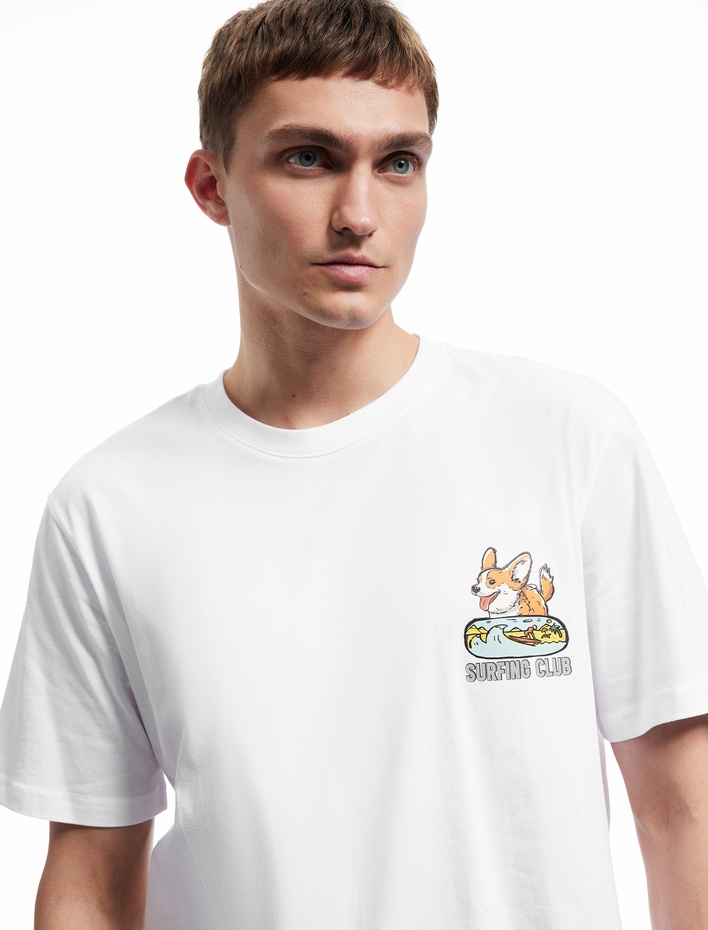  Kısa Kollu Pamuklu Regular Fit Bisiklet Yaka Köpek Baskılı Tişört