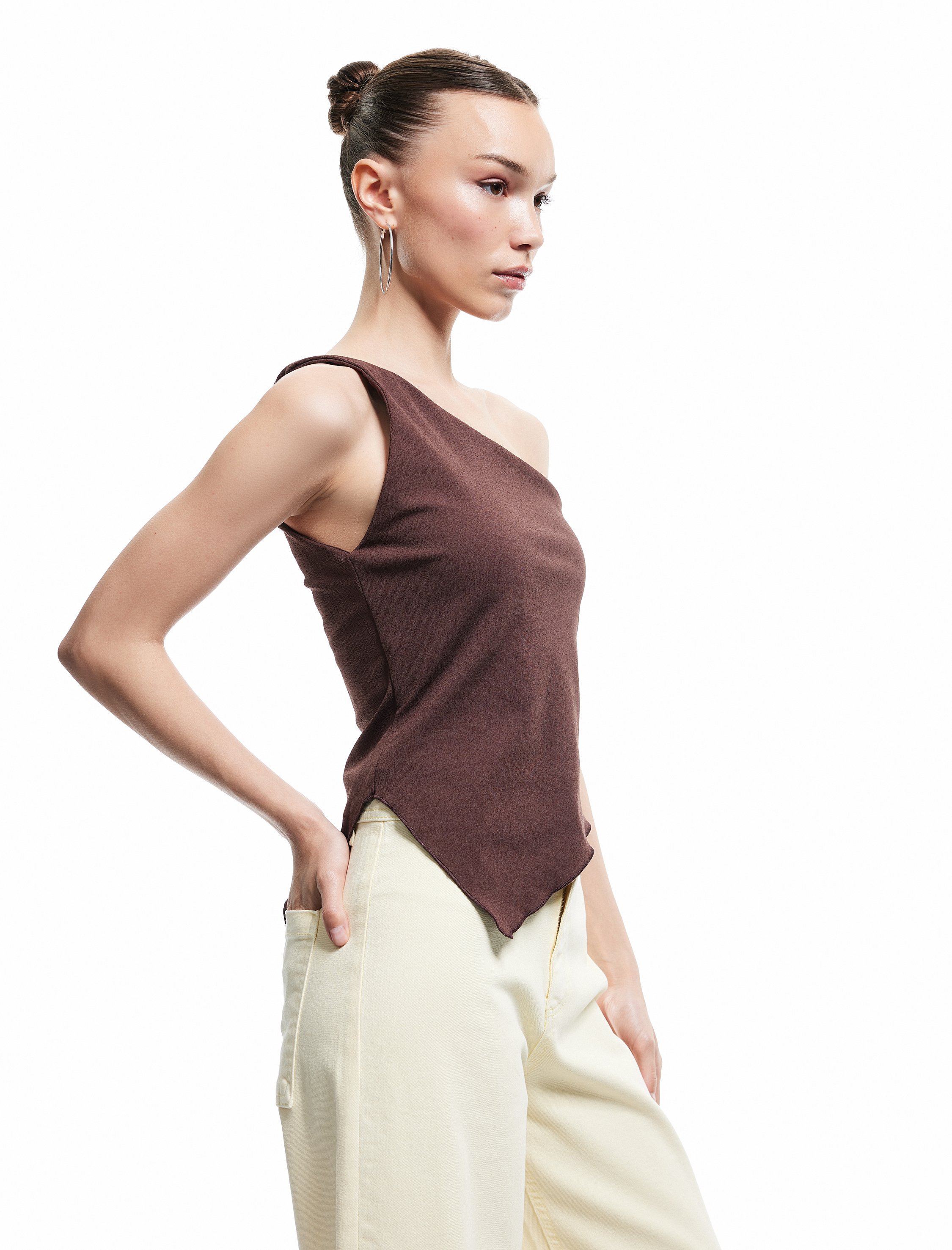   Kolsuz Asimetrik Bürümcük Tek Omuz Bluz