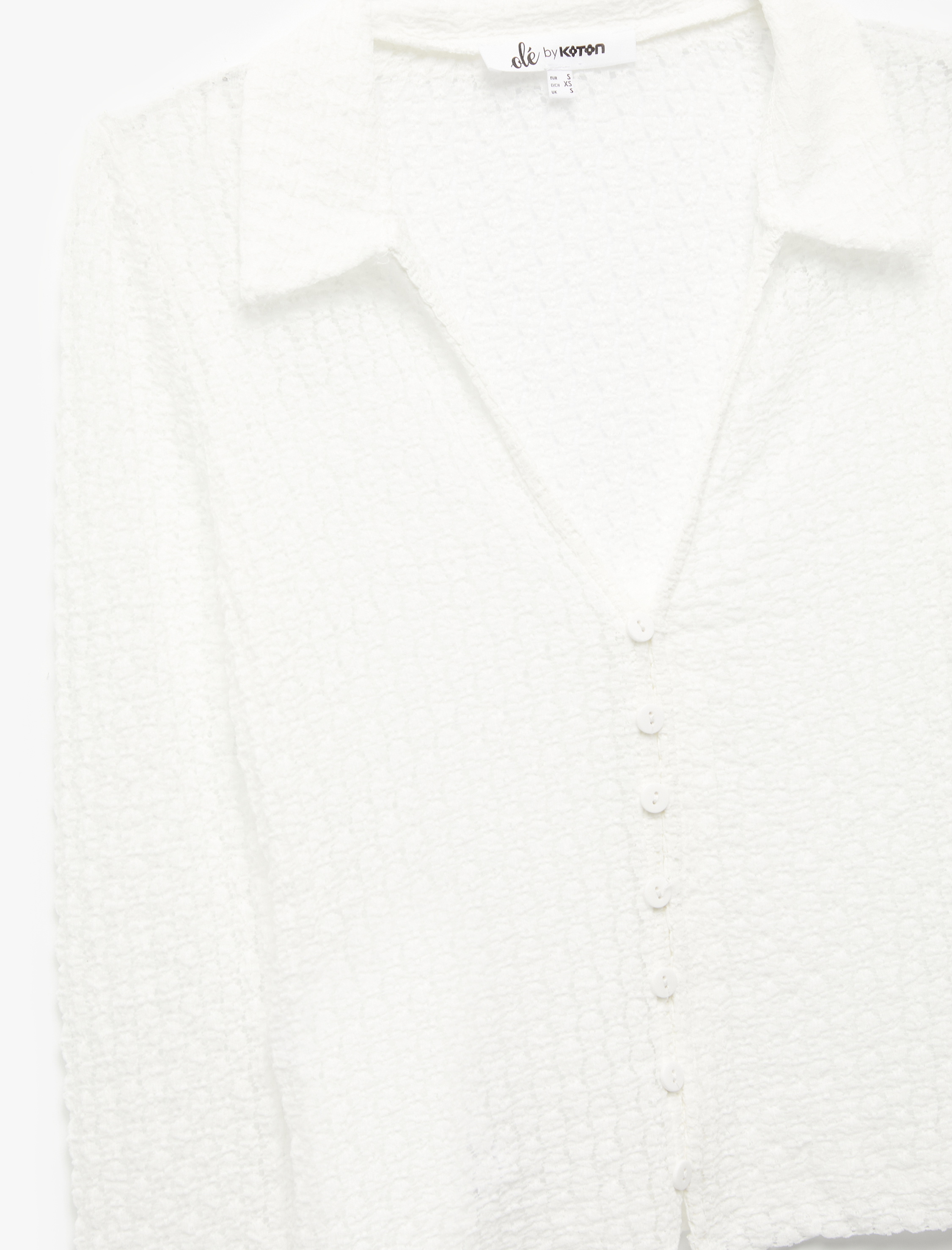   Klasik Yaka Düğmeli Dar Kesim Dantelli Uzun Kollu Tişört