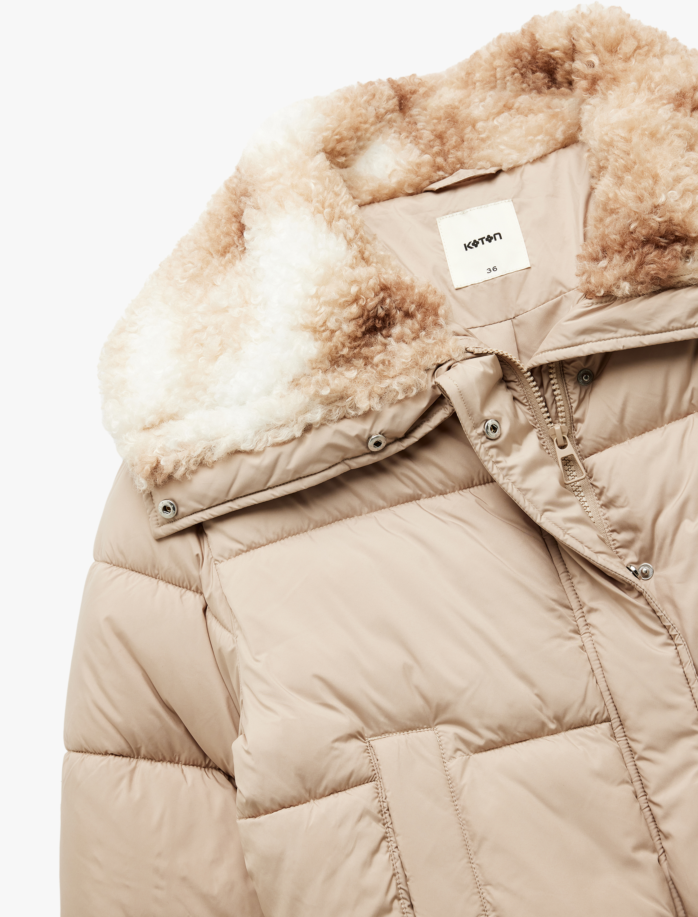   Uzun Kollu Cepli Fermuarlı Su İtici Suni Kürk Yaka Detaylı Kısa Şişme Mont