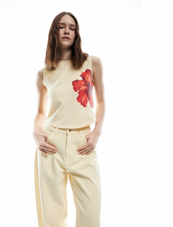  Pamuklu Slim Fit Bisiklet Yaka Hibiskus Çiçek Desenli Kolsuz Bluz