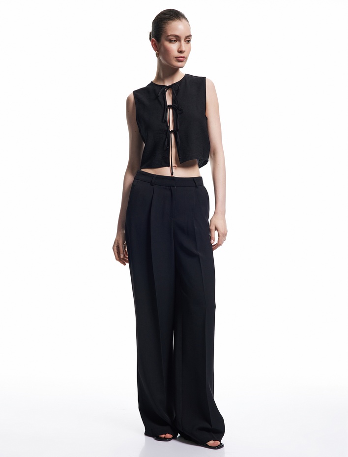  Kolsuz Viskon Kumaş Önden Bağlama Detaylı Fiyonklu Yelek