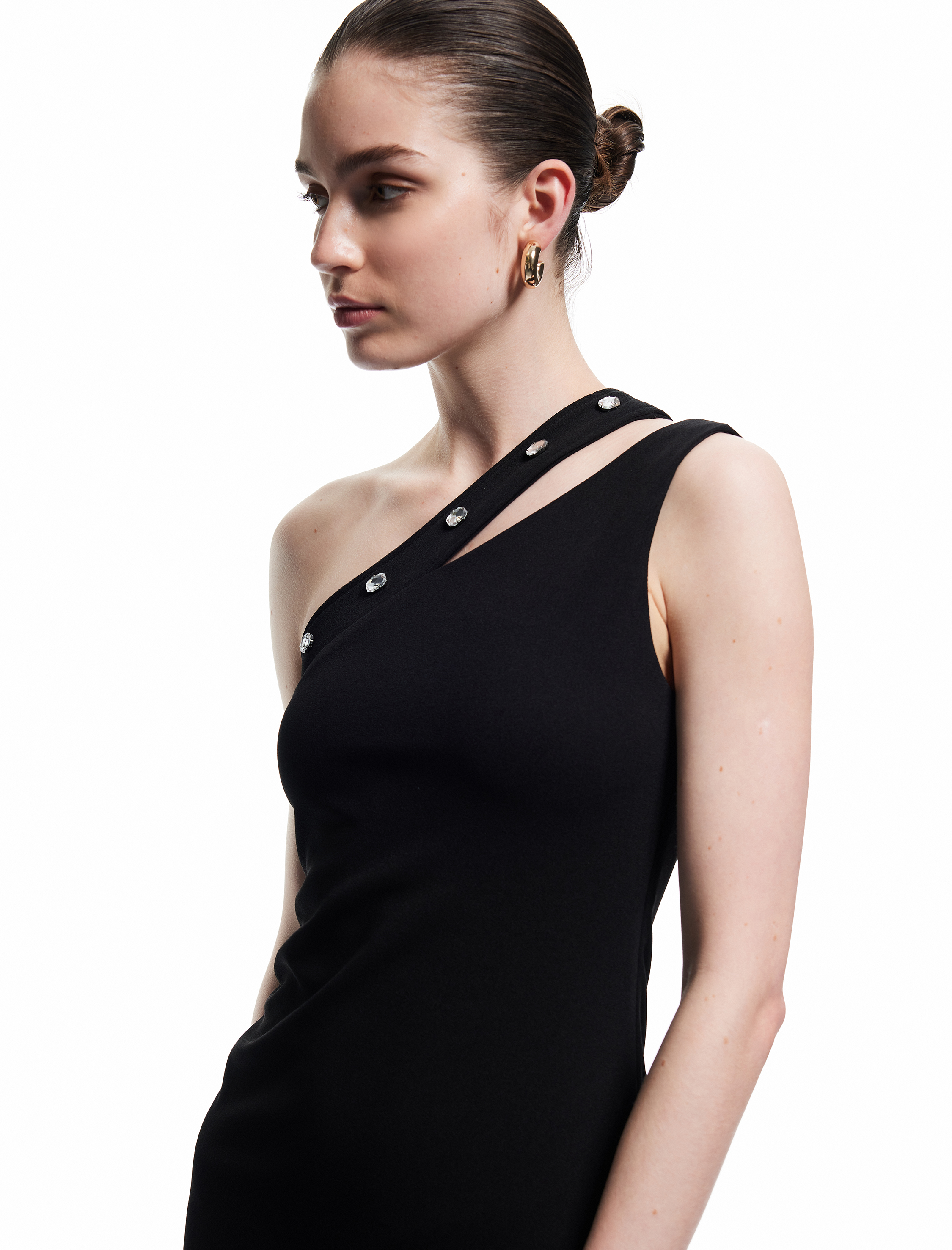   Tek Omuz Pencere Detaylı Kolsuz Taş İşlemeli Krep Midi Abiye Elbise