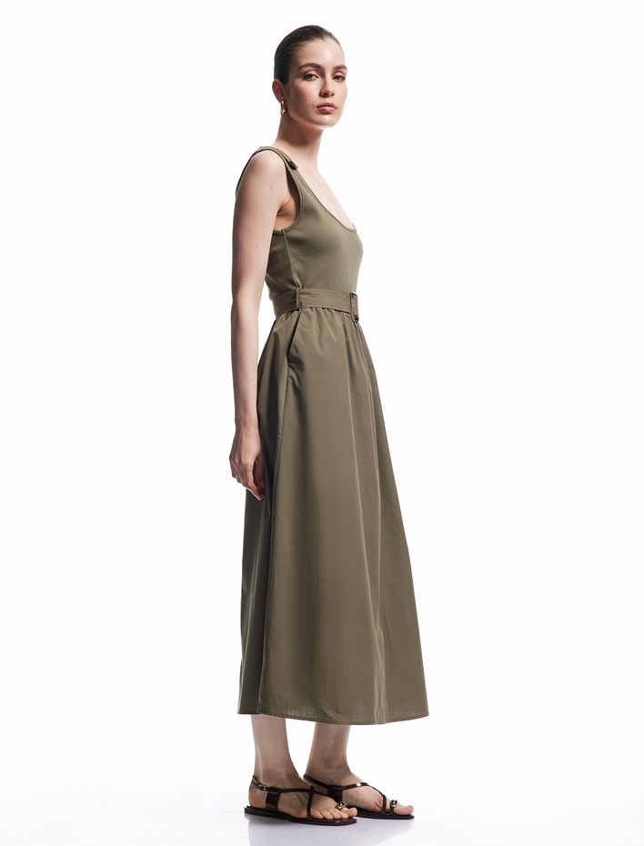  İki Farklı Kumaş Detaylı Kemerli Midi Boy A Kesim Kalın Askılı Poplin Elbise