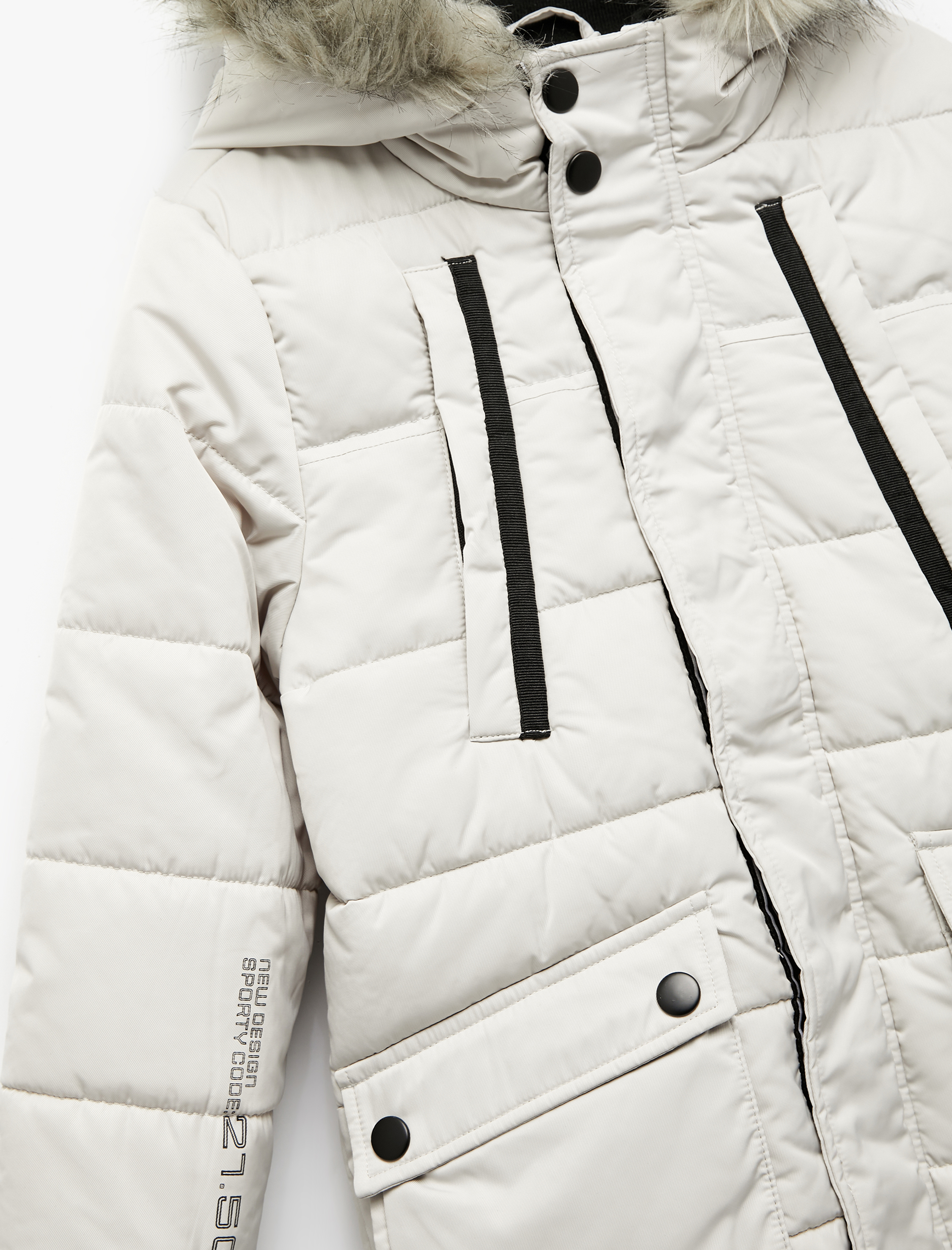  Erkek Çocuk Peluş Detaylı Uzun Kollu Fermuarlı Cepli Uzun Kapşonlu Şişme Mont