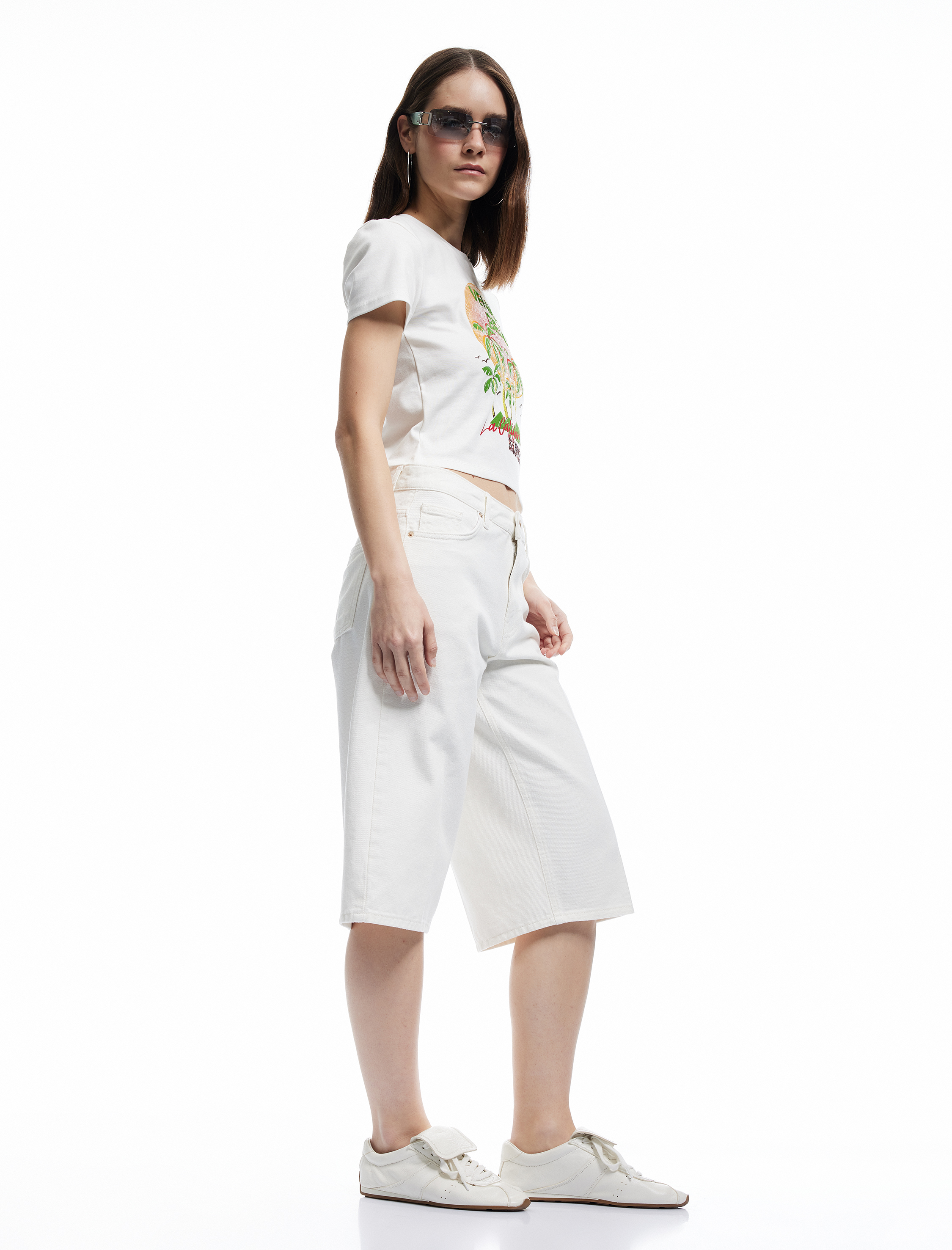   Koton X İnji - Normal Bel Pamuklu Düz Paça Denim Şort - Straight Fit Jean