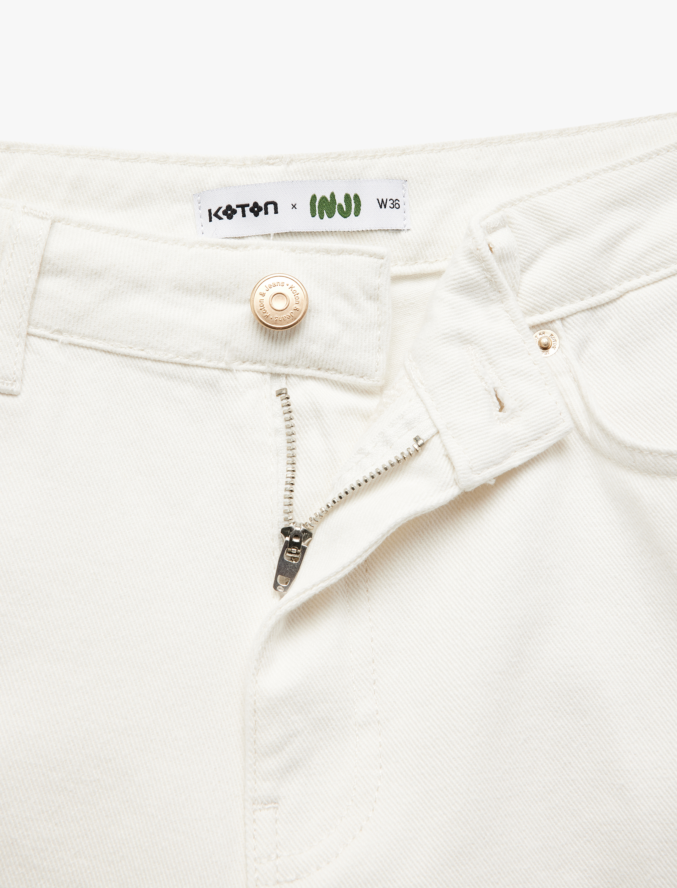   Koton X İnji - Normal Bel Pamuklu Düz Paça Denim Şort - Straight Fit Jean